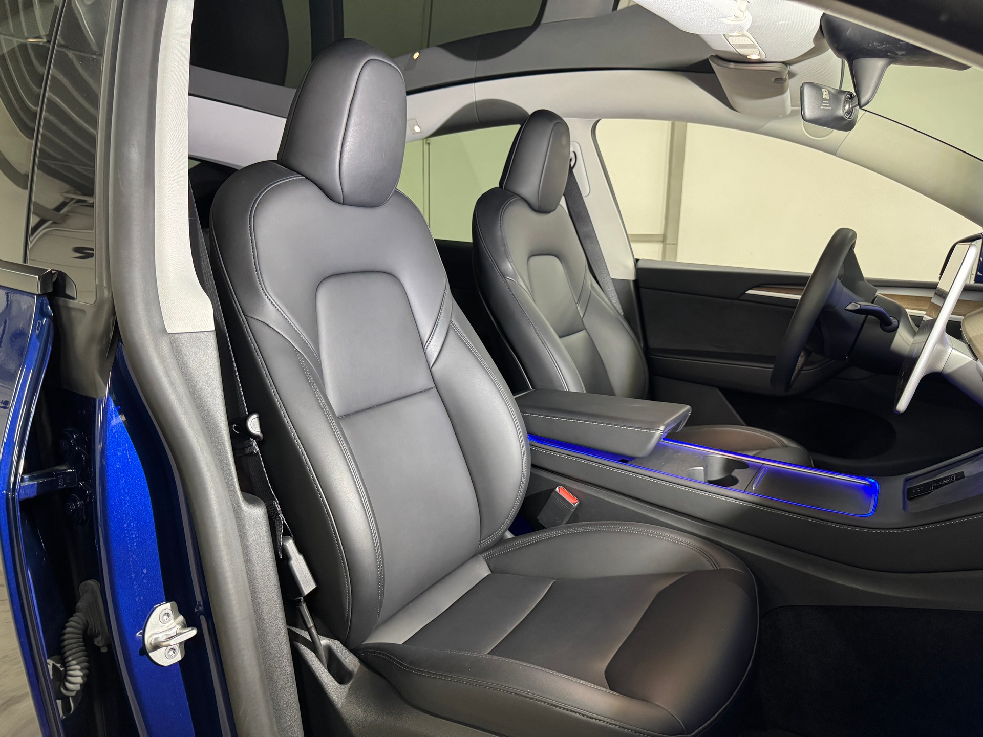 TESLA Model Y Long Range Allrad 514PS / Enhanced Autopilot / Anhängerkupplung-image-6