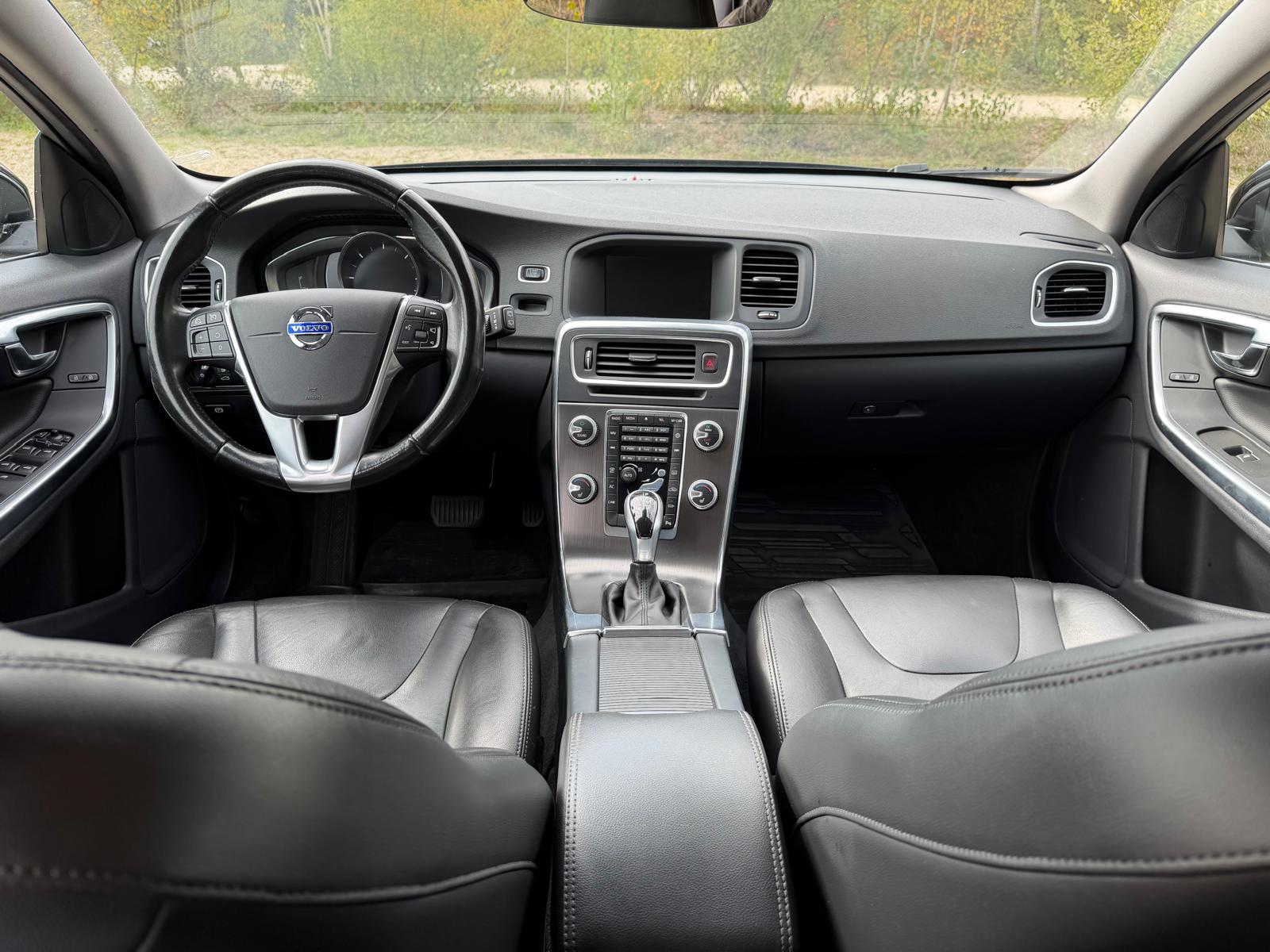 VOLVO 2.0 D4 Summum S/S-image-8