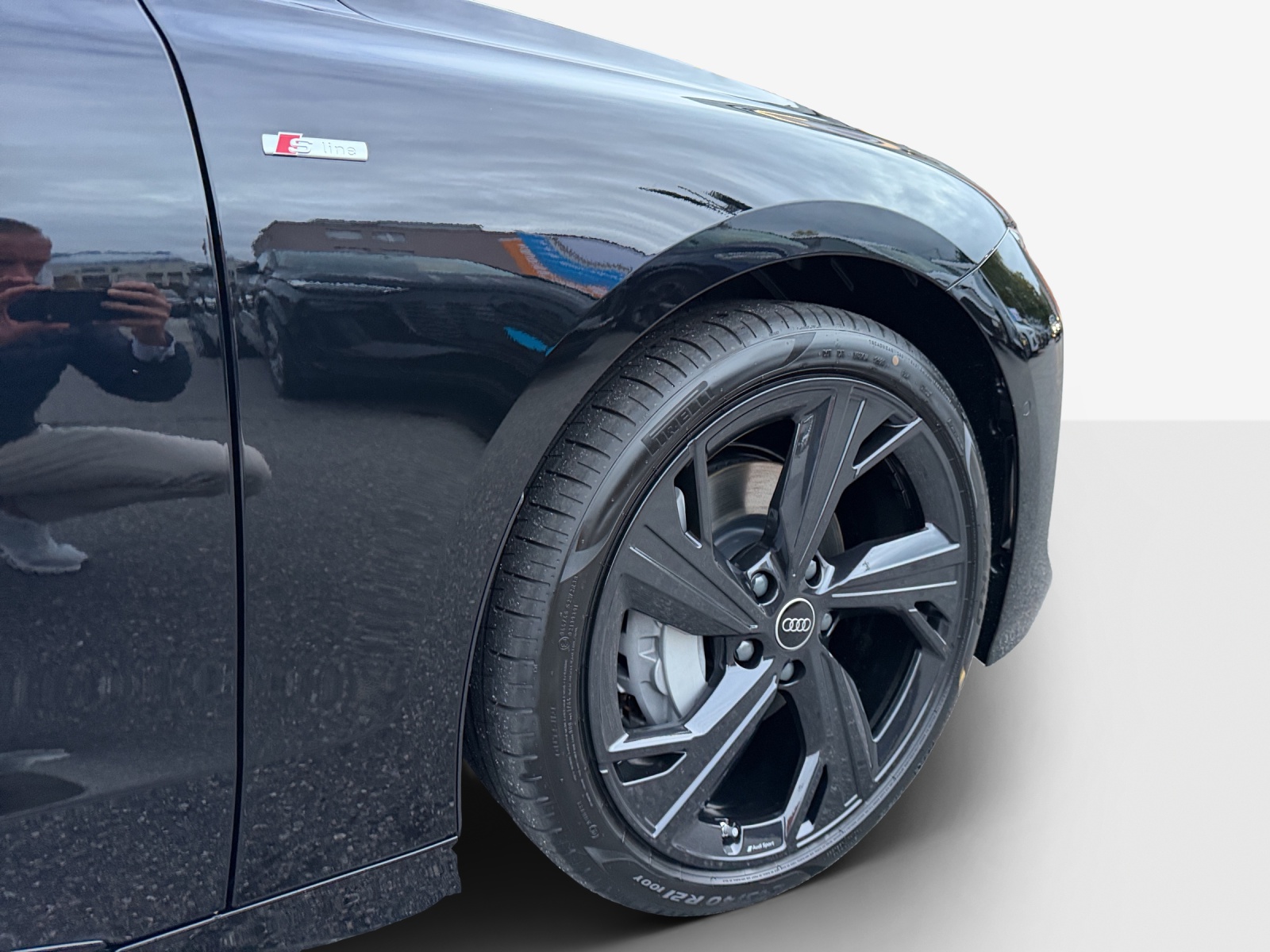 AUDI A6 Avant e-tron quattro-image-15