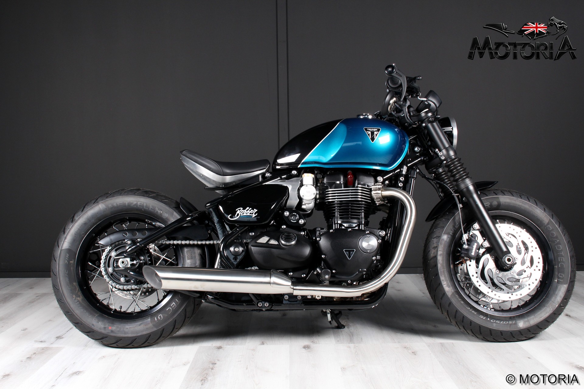 TRIUMPH Bonneville 1200 Bobber (MY26) 35kW / 57kW-image-1