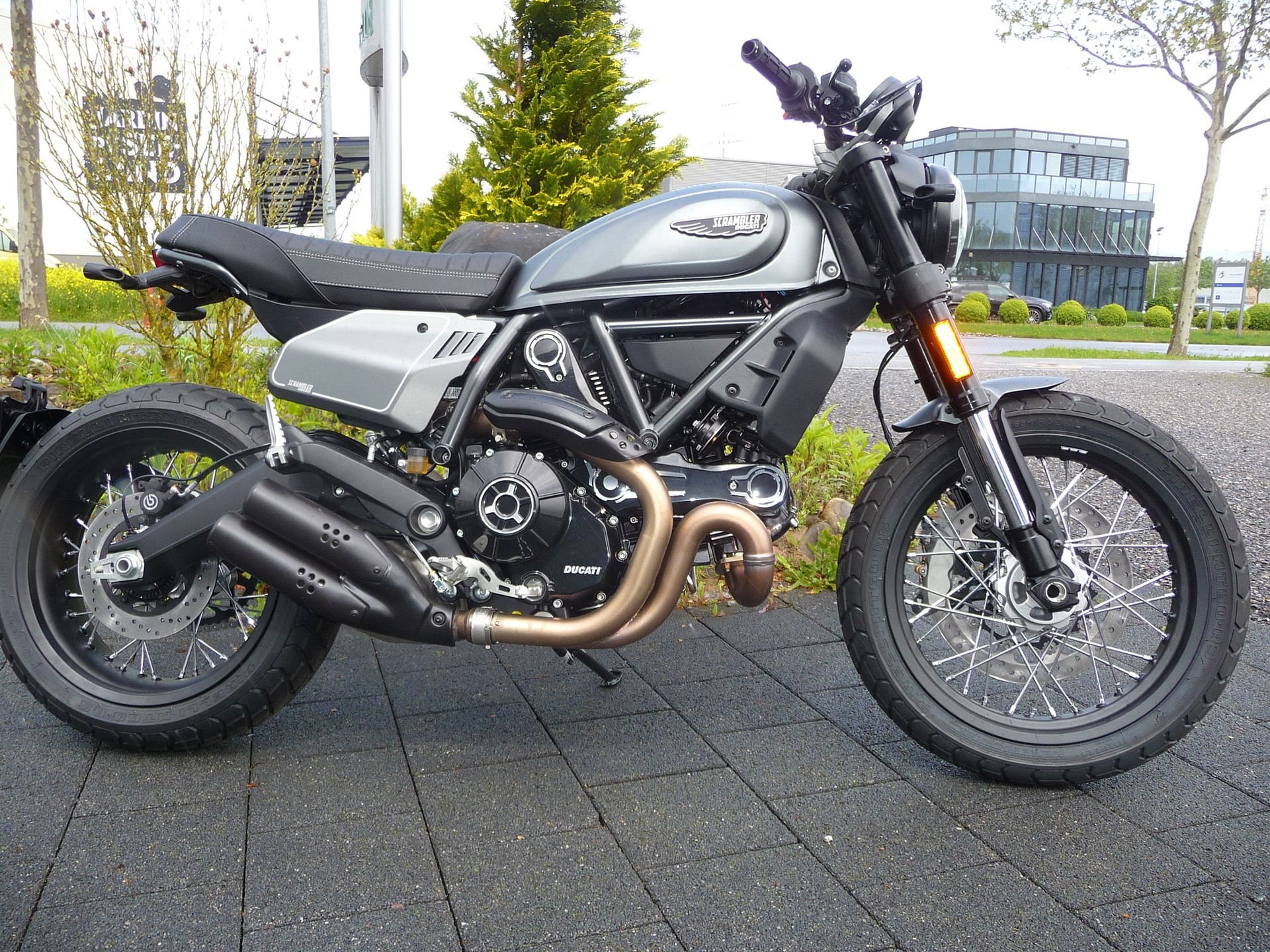 DUCATI Scrambler 800 Nightshift-image-3