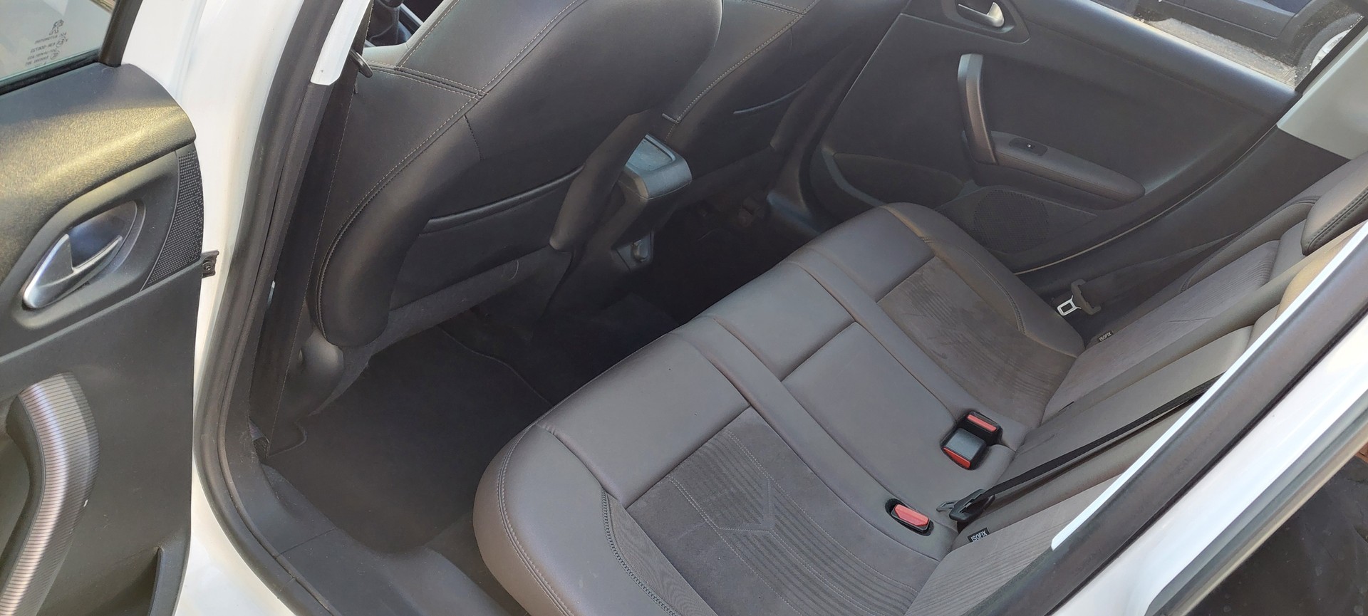 PEUGEOT 2008 1.6 VTI Féline-image-6