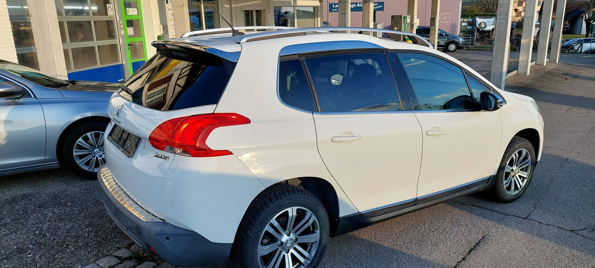 PEUGEOT 2008 1.6 VTI Féline-image-1