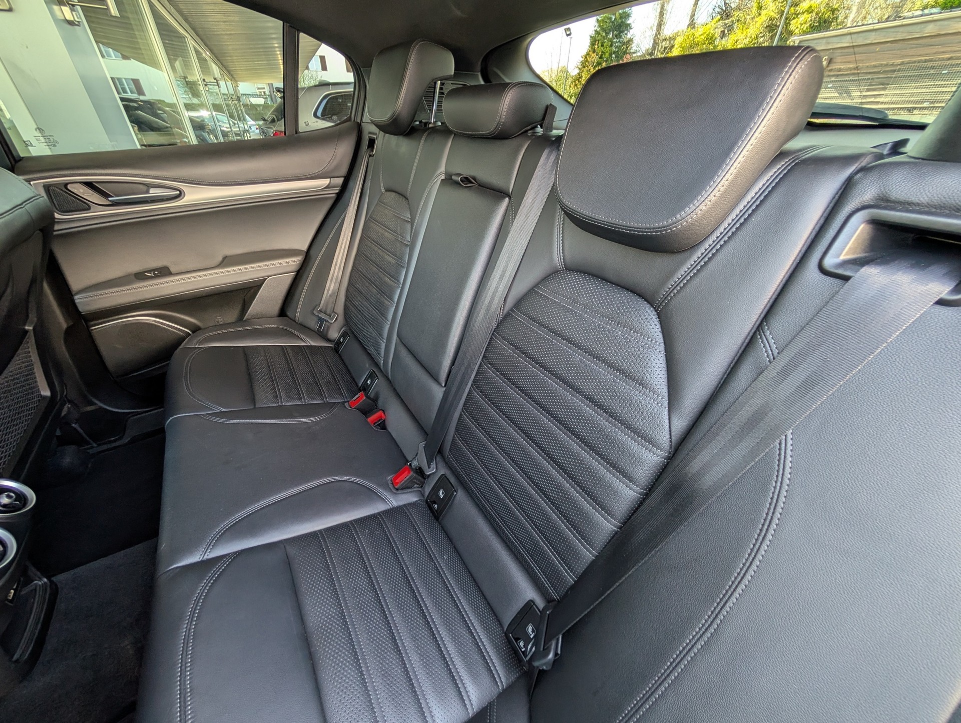 ALFA ROMEO Stelvio 2.0 Veloce Q4 Automatic-image-6