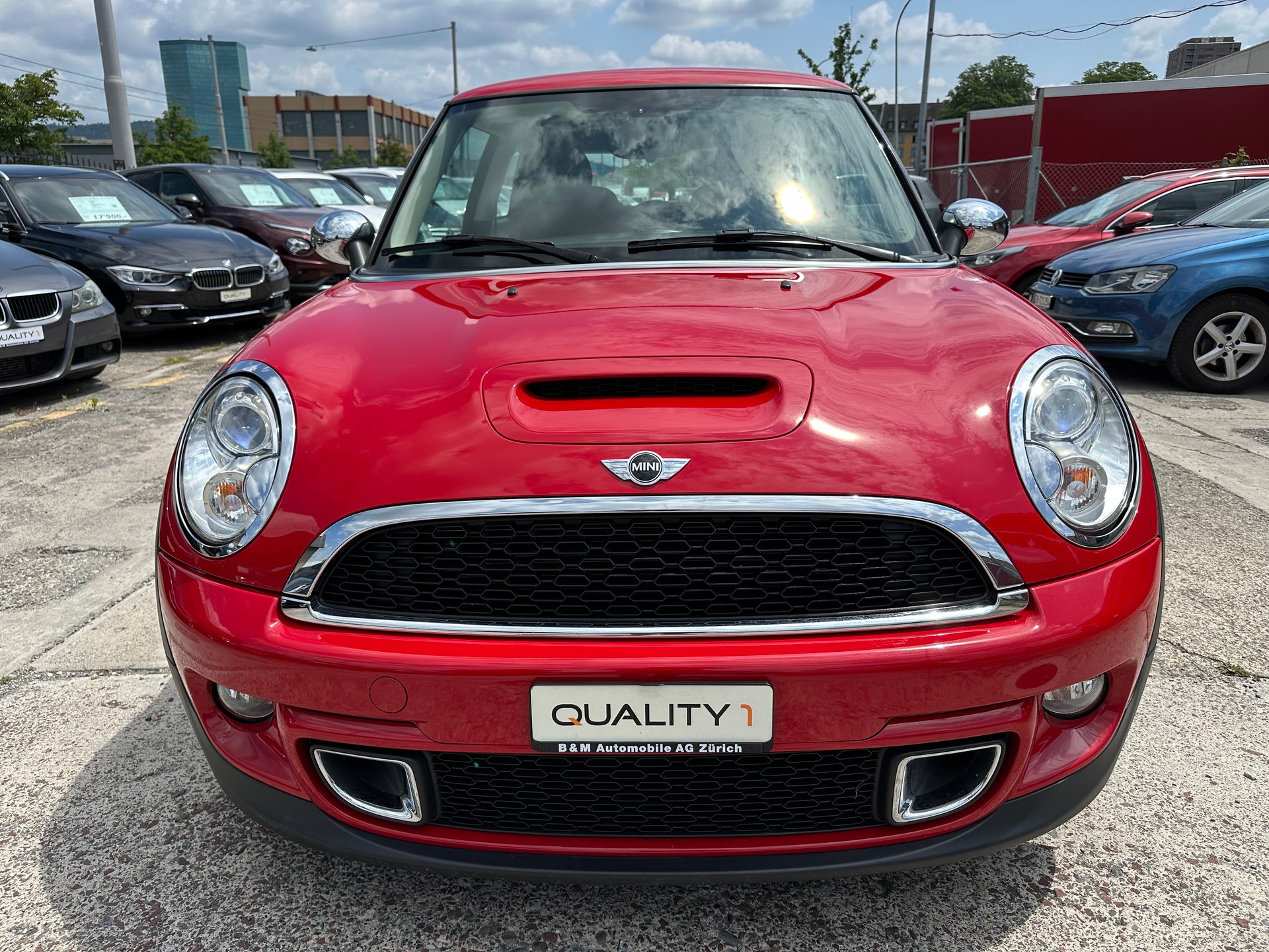 MINI Cooper S-showroom-element-1