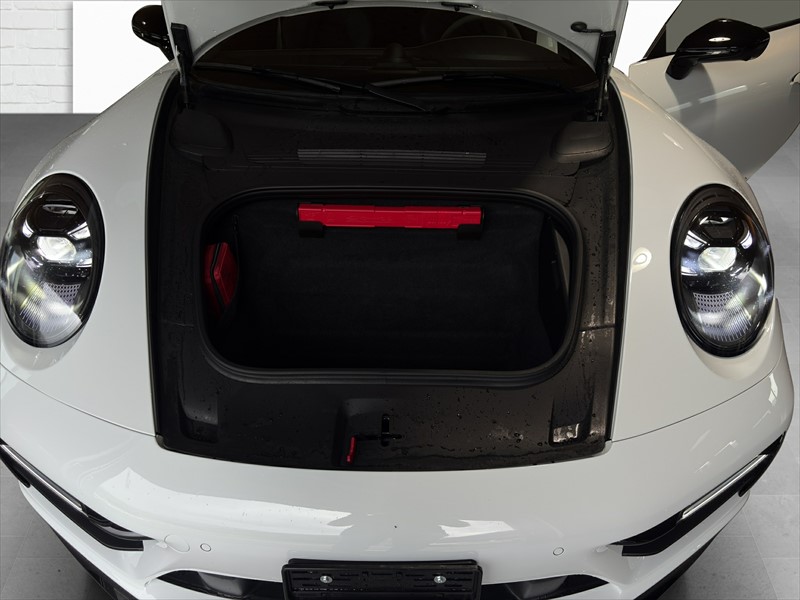 PORSCHE 911 Coupé-image-9