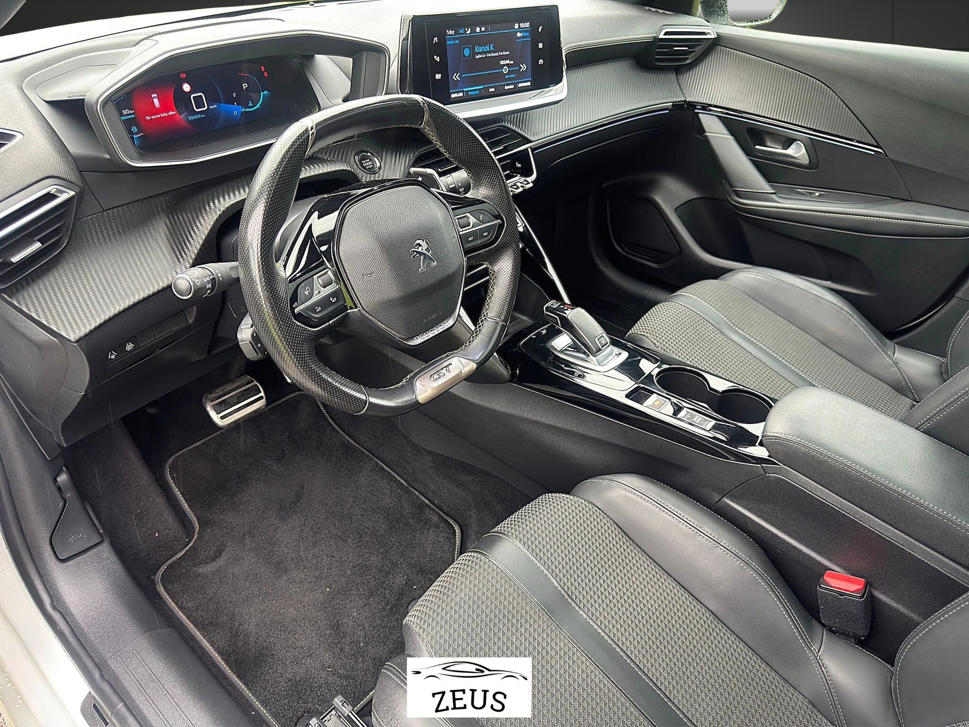 PEUGEOT 208 1.2 PureTech GT Line EAT8-image-9