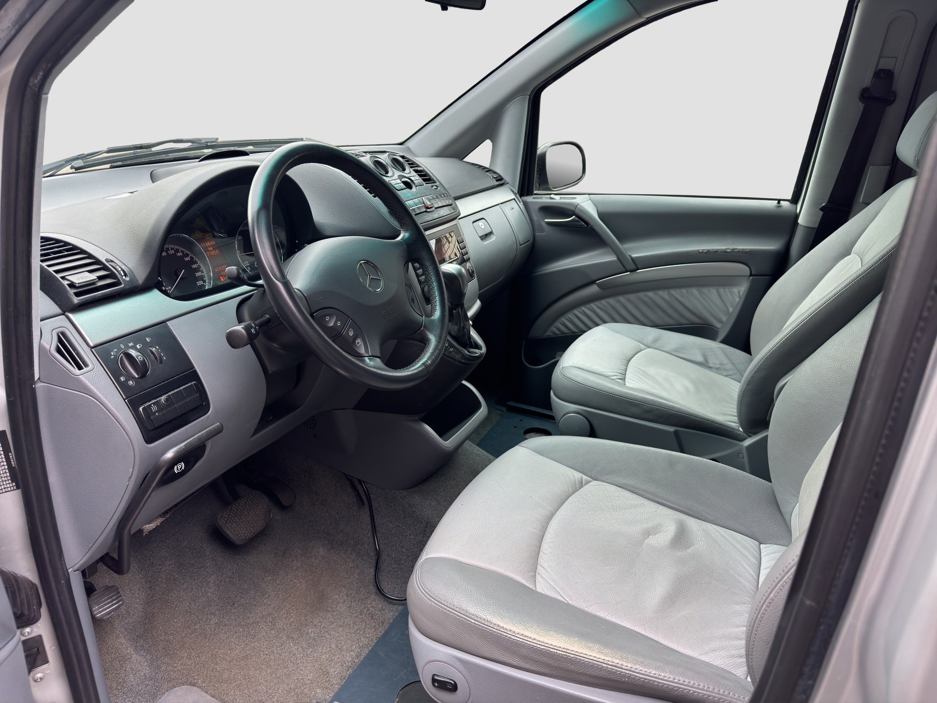 MERCEDES-BENZ Viano 2.2CDI Trend 4-Matic (Invalidenfahrzeug)-image-6