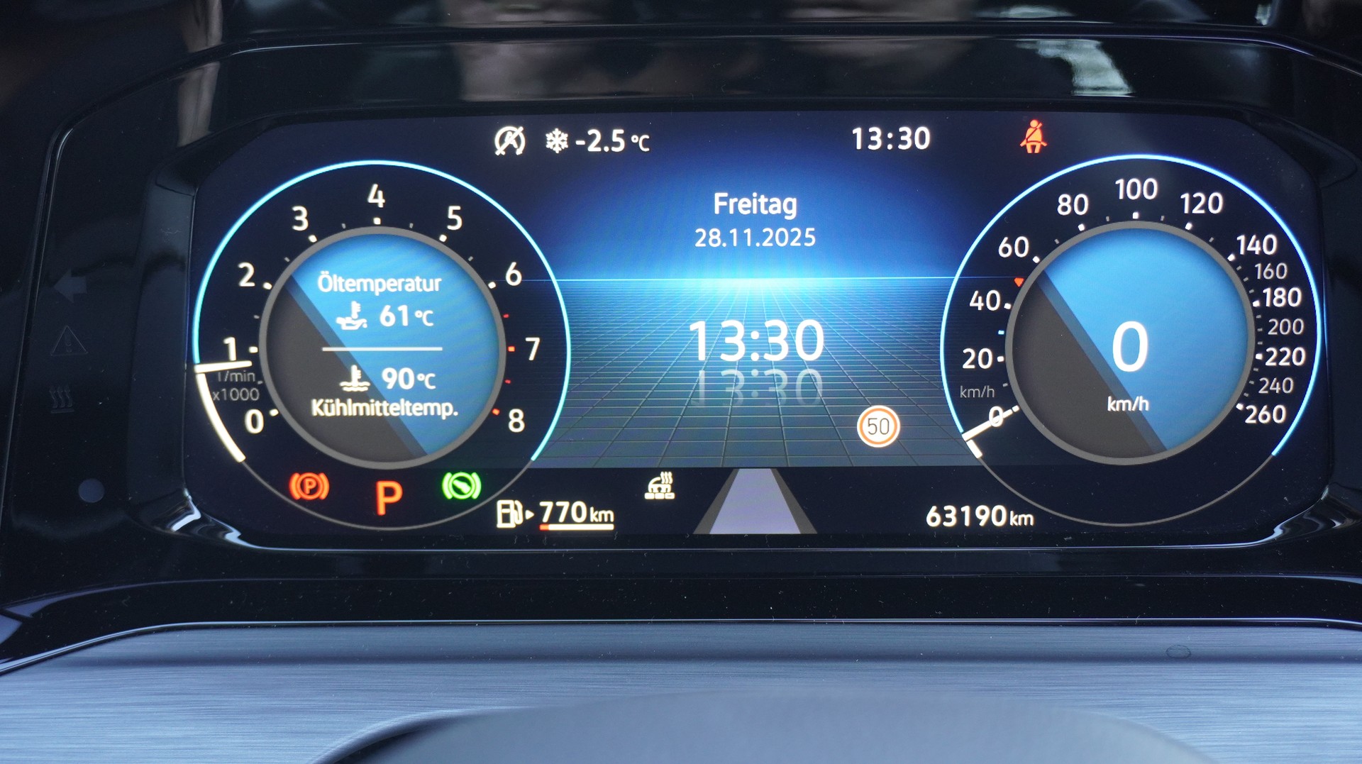 VW Golf 2.0 TSI Style DSG 4 Motion mit AHK-showroom-element-2