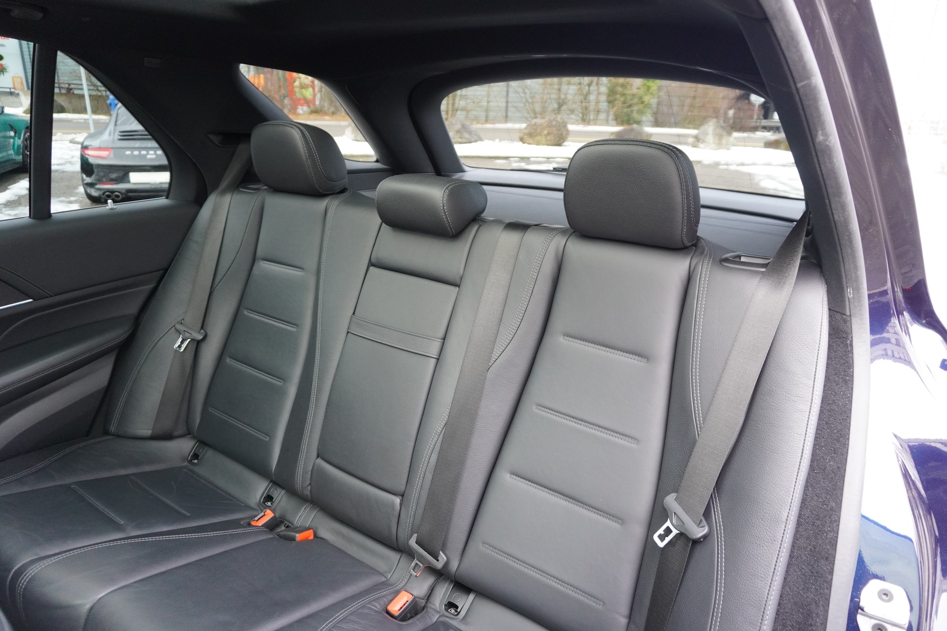 MERCEDES-BENZ GLE 400 d 4Matic AMG Line 9G-Tronic-image-31