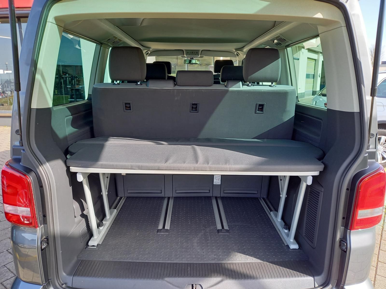 VW T5 California 2.0 TDI Beach DSG-image-14