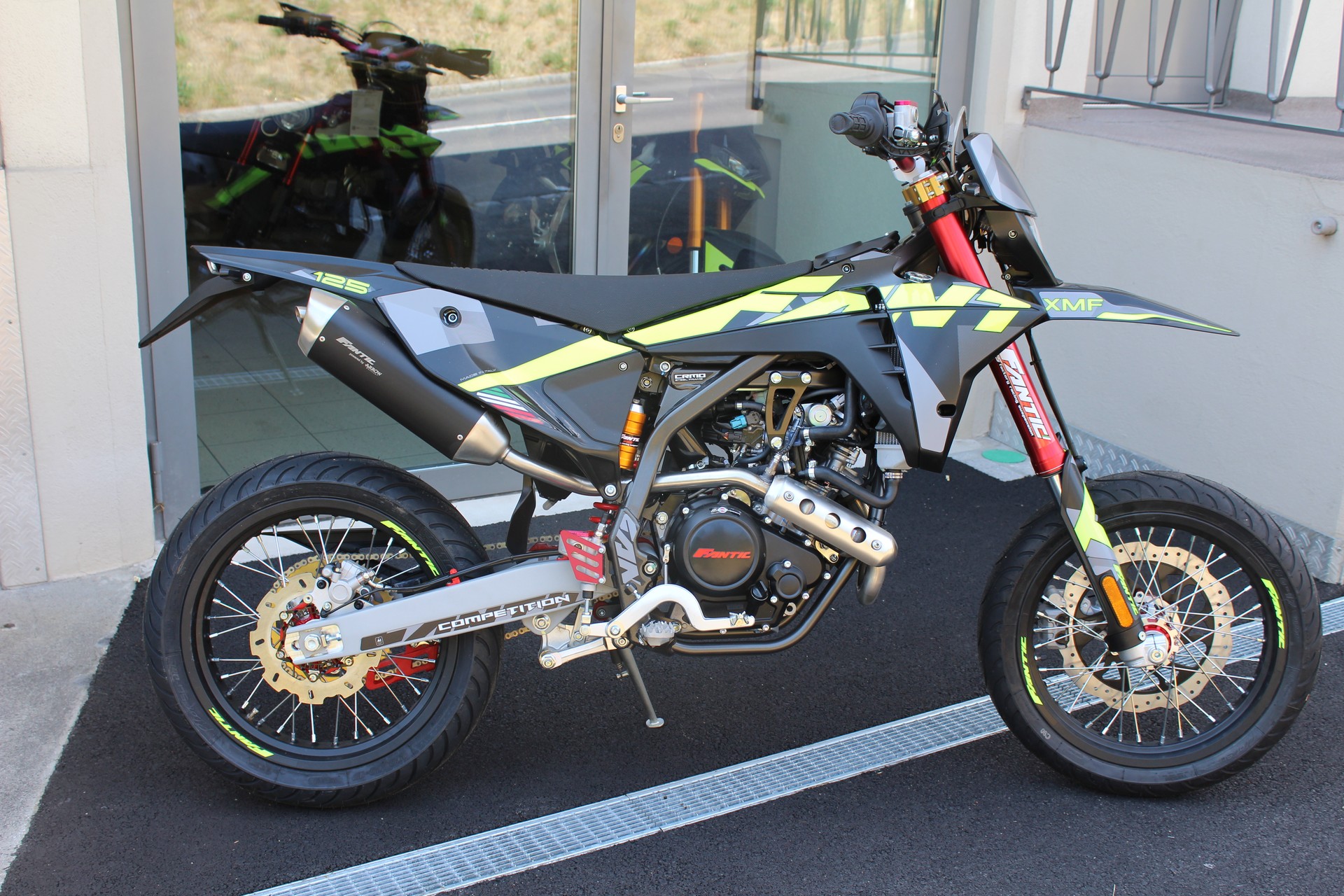 FANTIC XMF 125 Motard-image-0