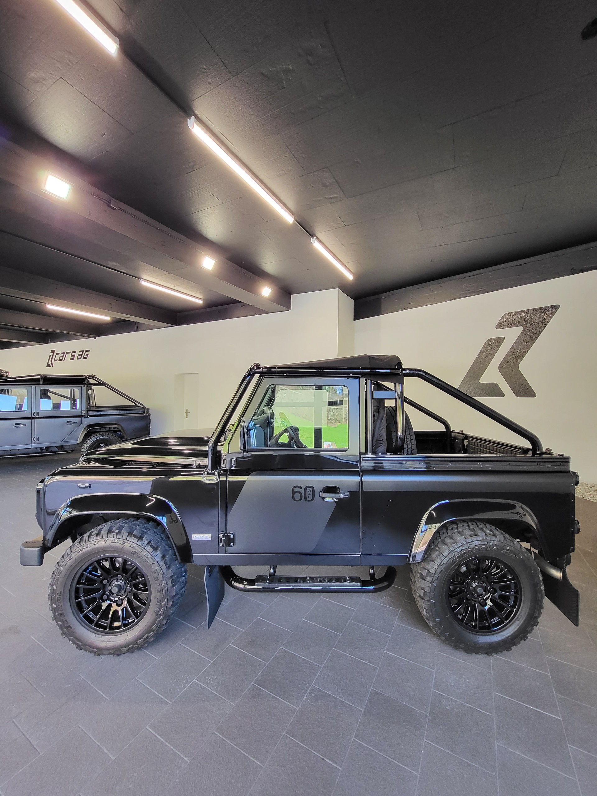 LAND ROVER 90 TD4-image-3