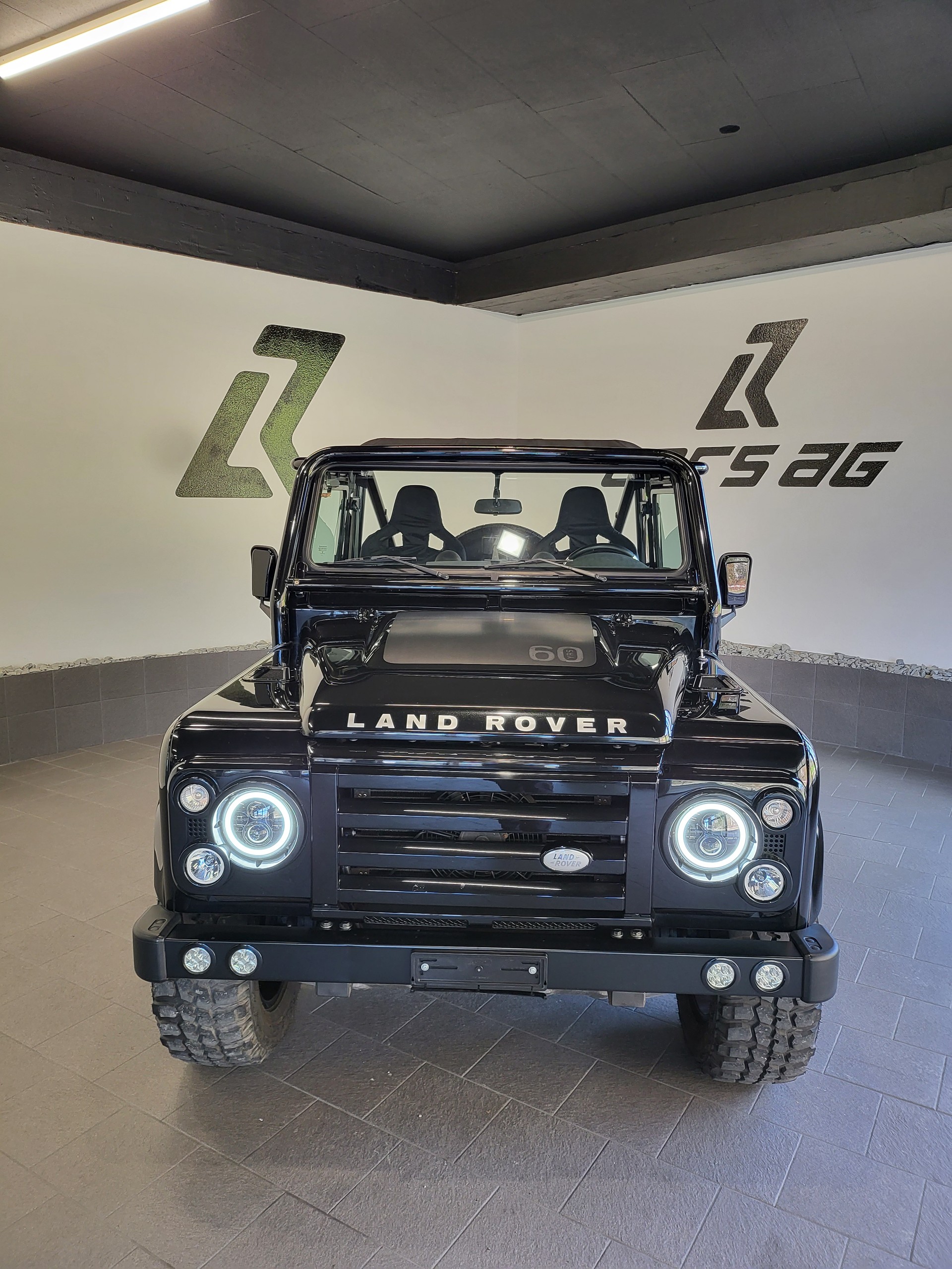 LAND ROVER 90 TD4-image-2