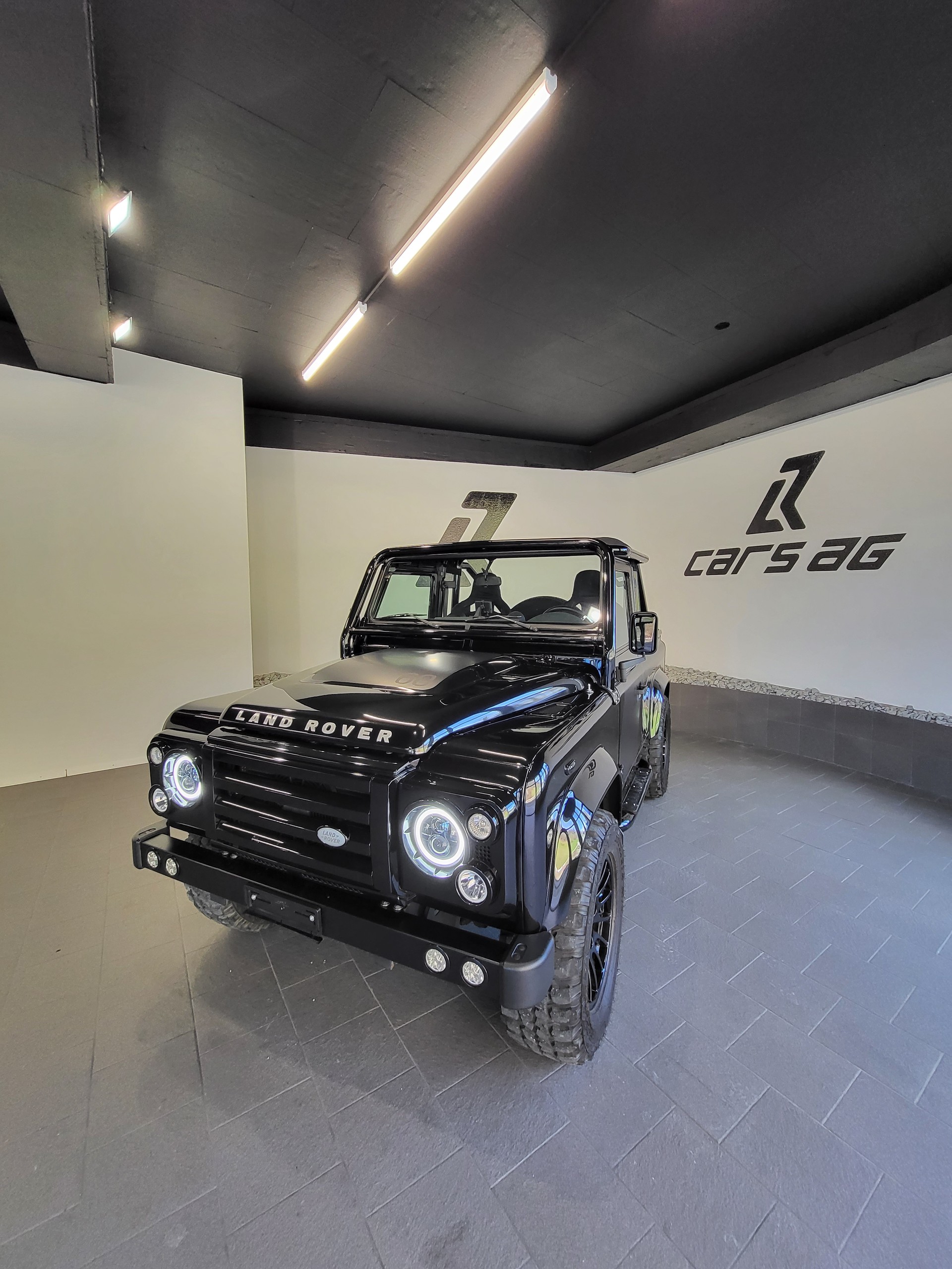 LAND ROVER 90 TD4-image-1