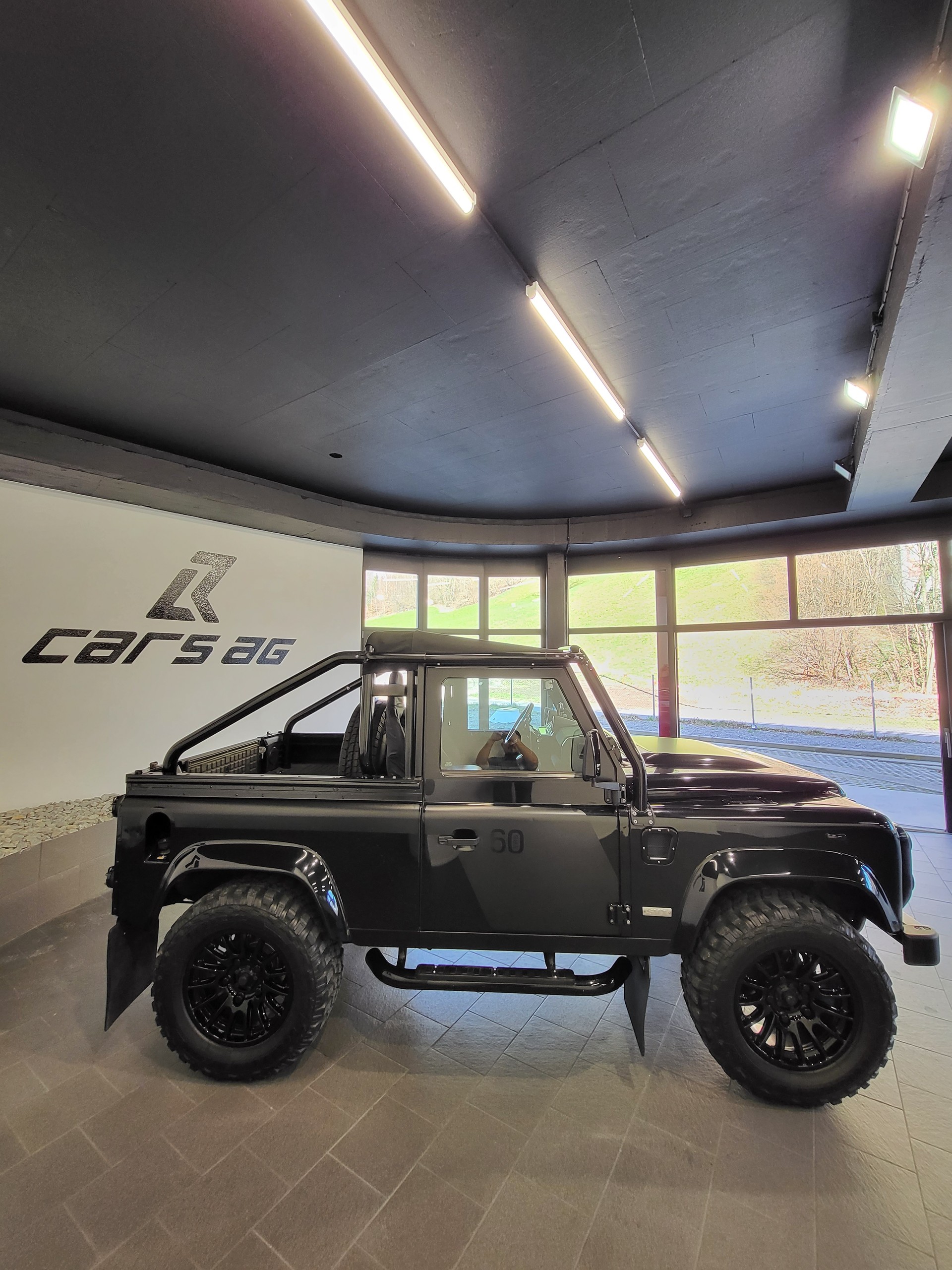 LAND ROVER 90 TD4-image-4
