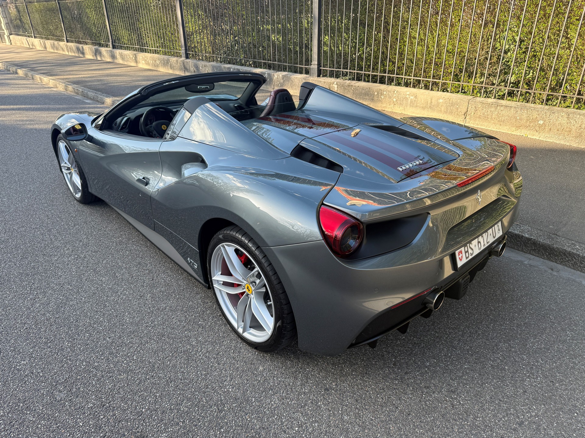 FERRARI 488 Spider 3.9 V8-showroom-element-1