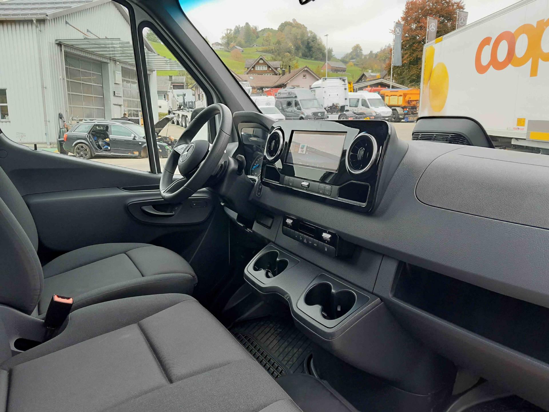 MERCEDES-BENZ eSprinter 420 Kab.-Ch. 3665 S 56 kWh Pro-image-10