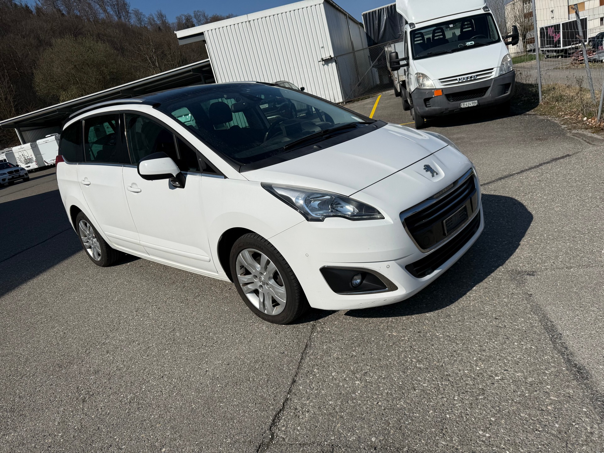 PEUGEOT 5008 2.0 BlueHDI Sensation-image-2
