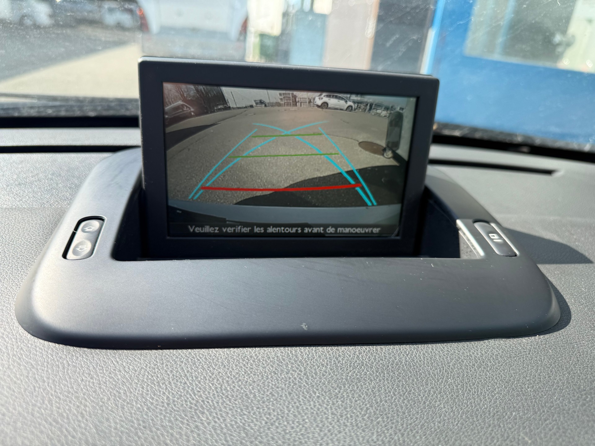 PEUGEOT 5008 2.0 BlueHDI Sensation-image-12