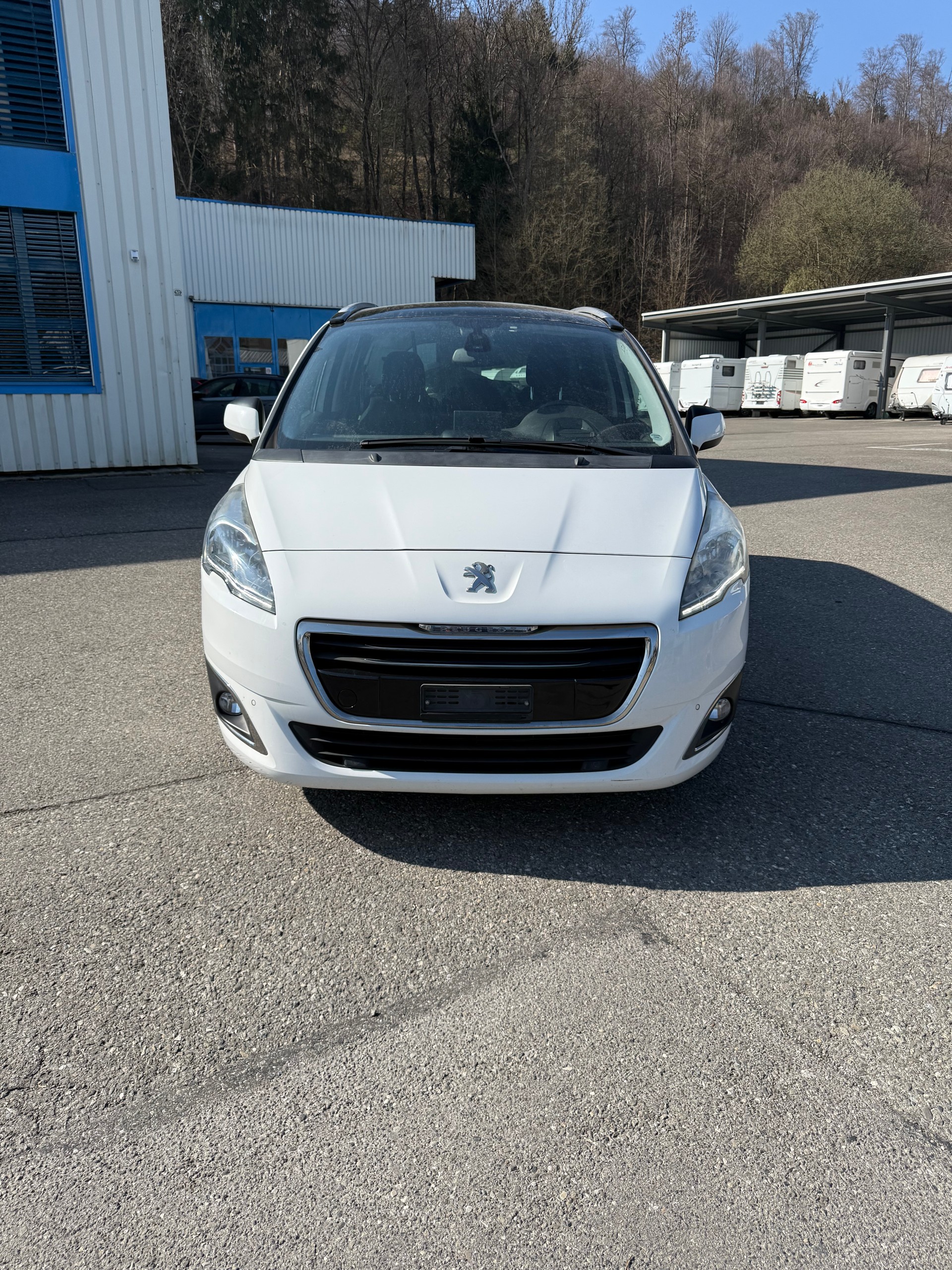 PEUGEOT 5008 2.0 BlueHDI Sensation-image-1