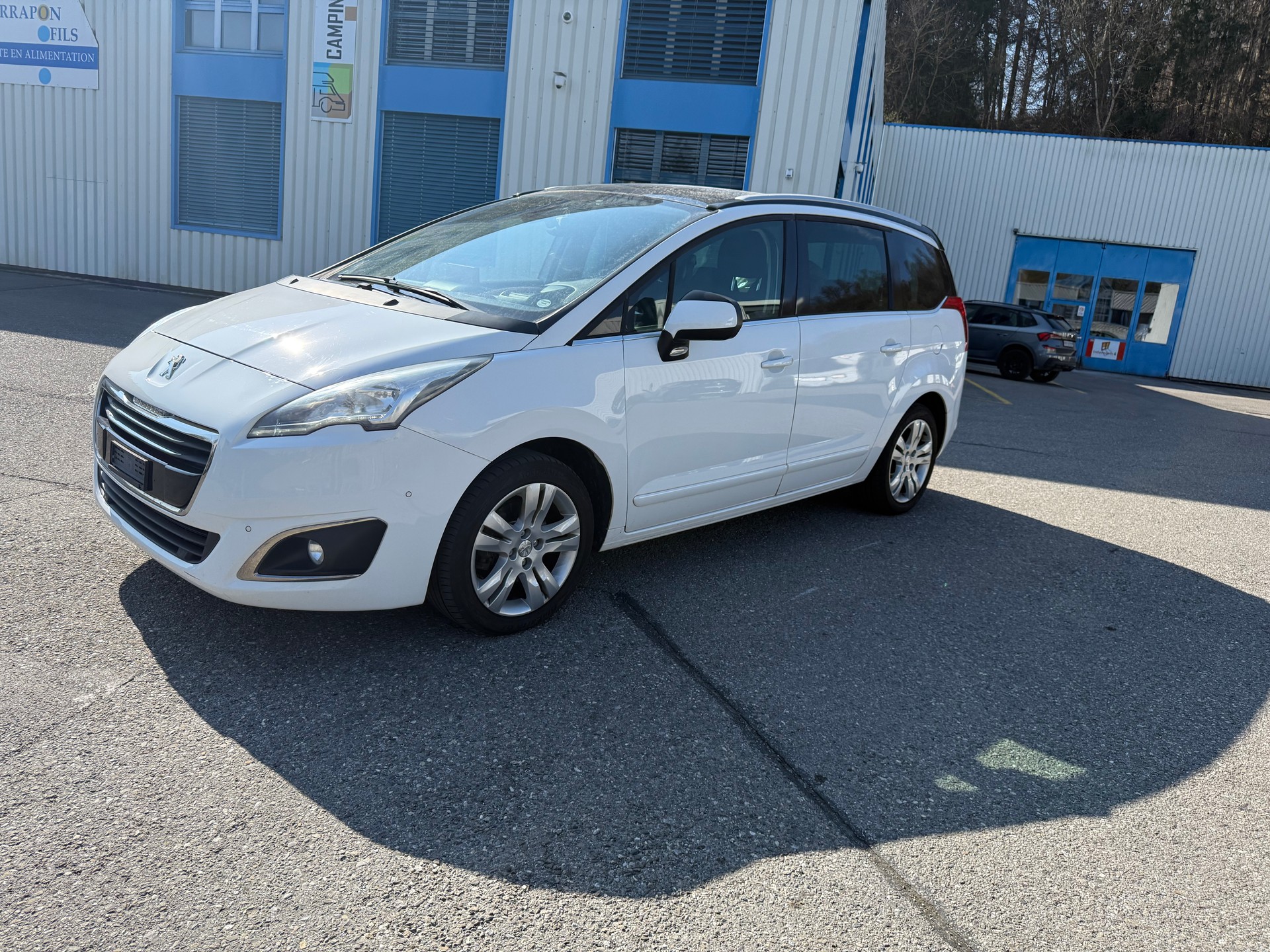 PEUGEOT 5008 2.0 BlueHDI Sensation
