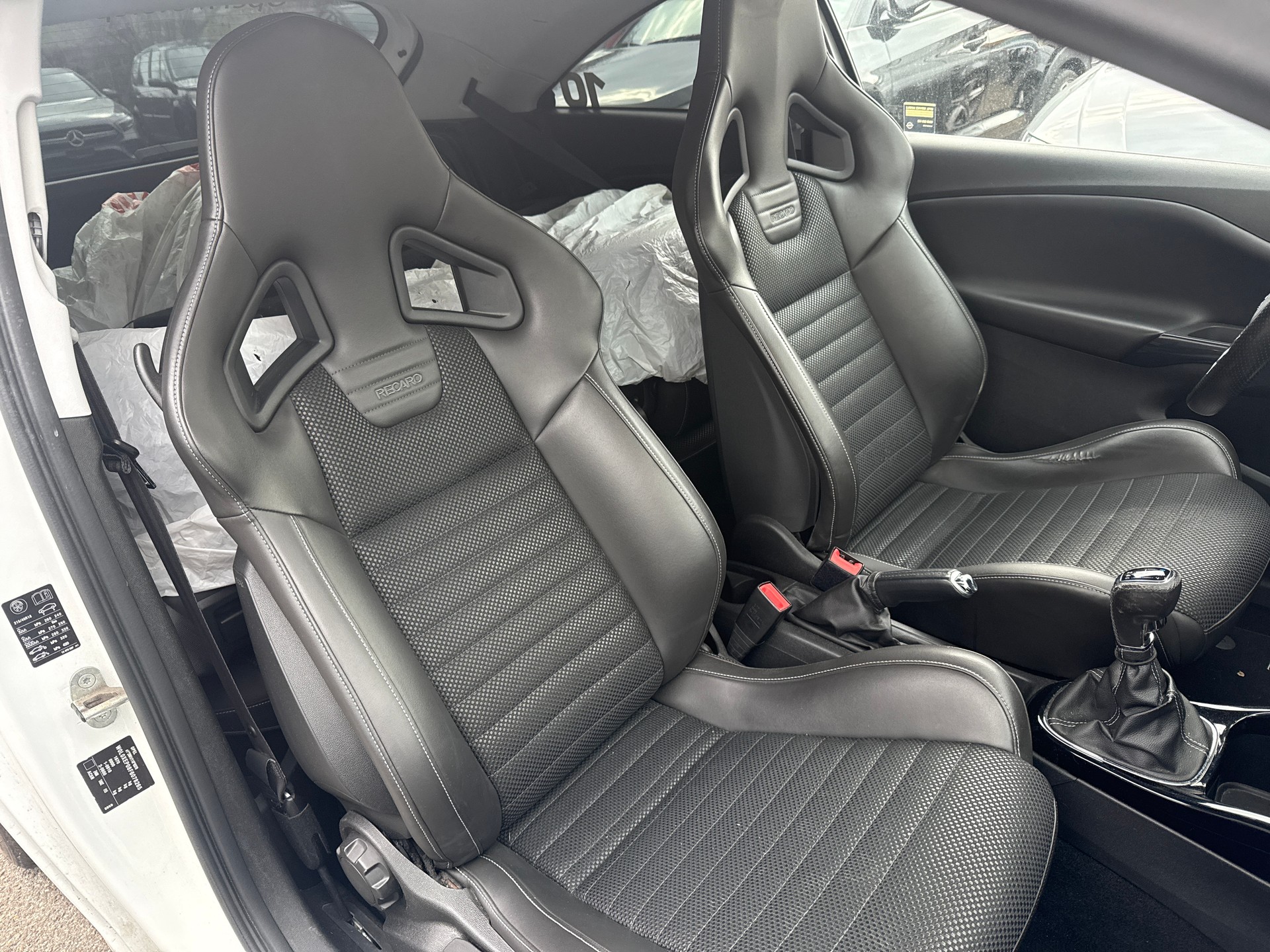OPEL Corsa 1.6 Turbo OPC-image-13