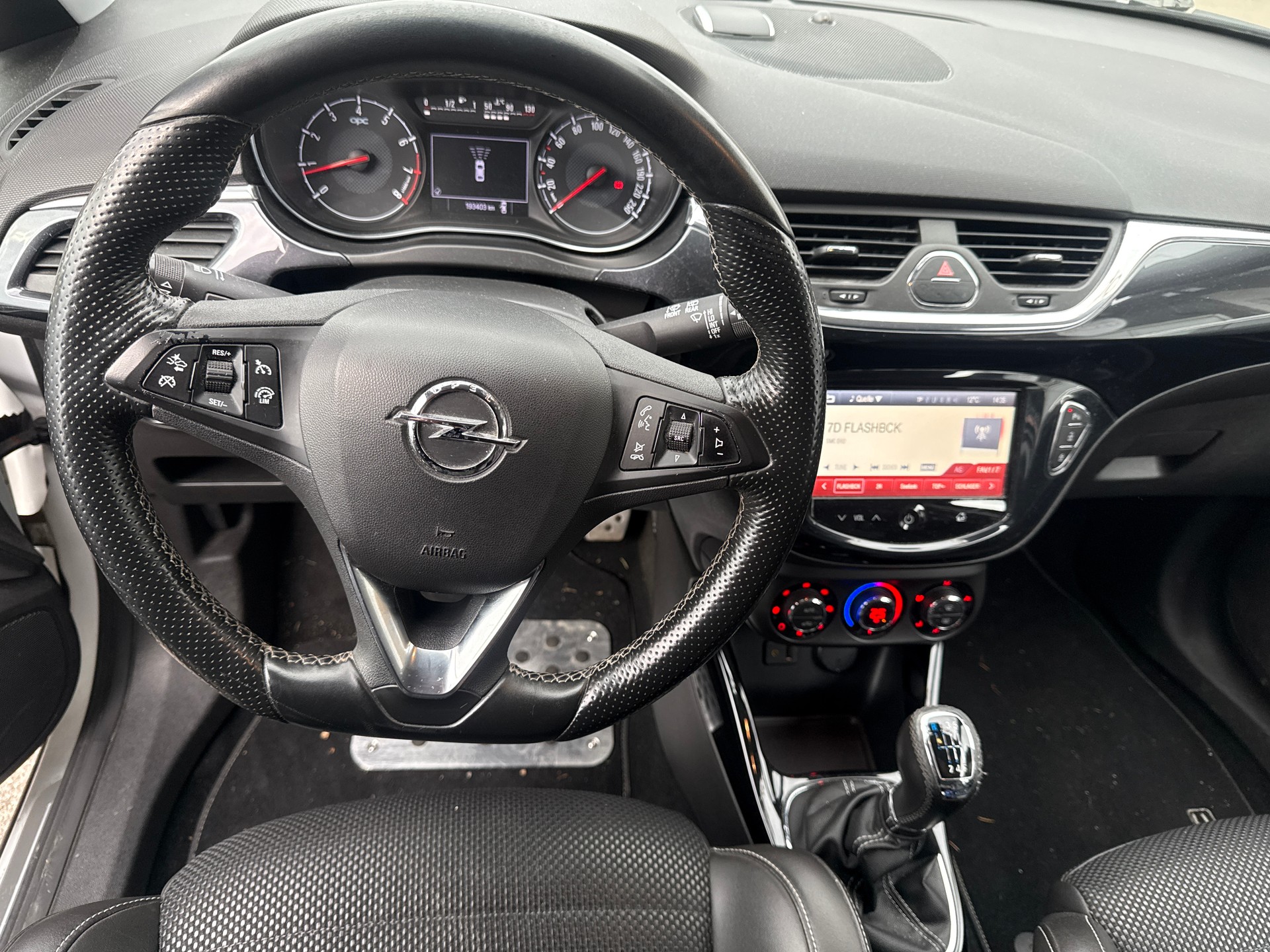 OPEL Corsa 1.6 Turbo OPC-image-10