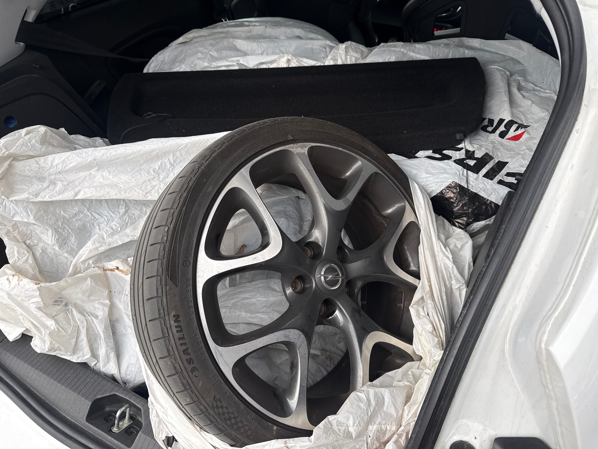 OPEL Corsa 1.6 Turbo OPC-image-14