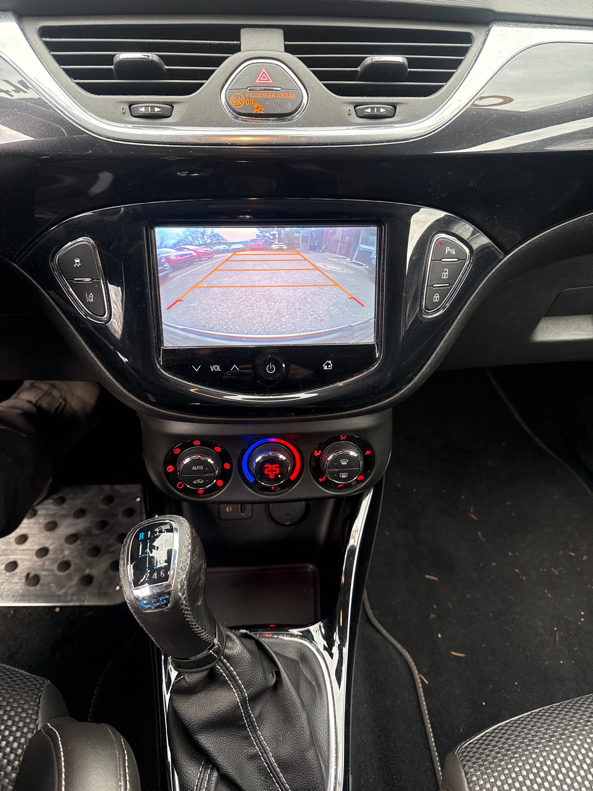 OPEL Corsa 1.6 Turbo OPC-image-9