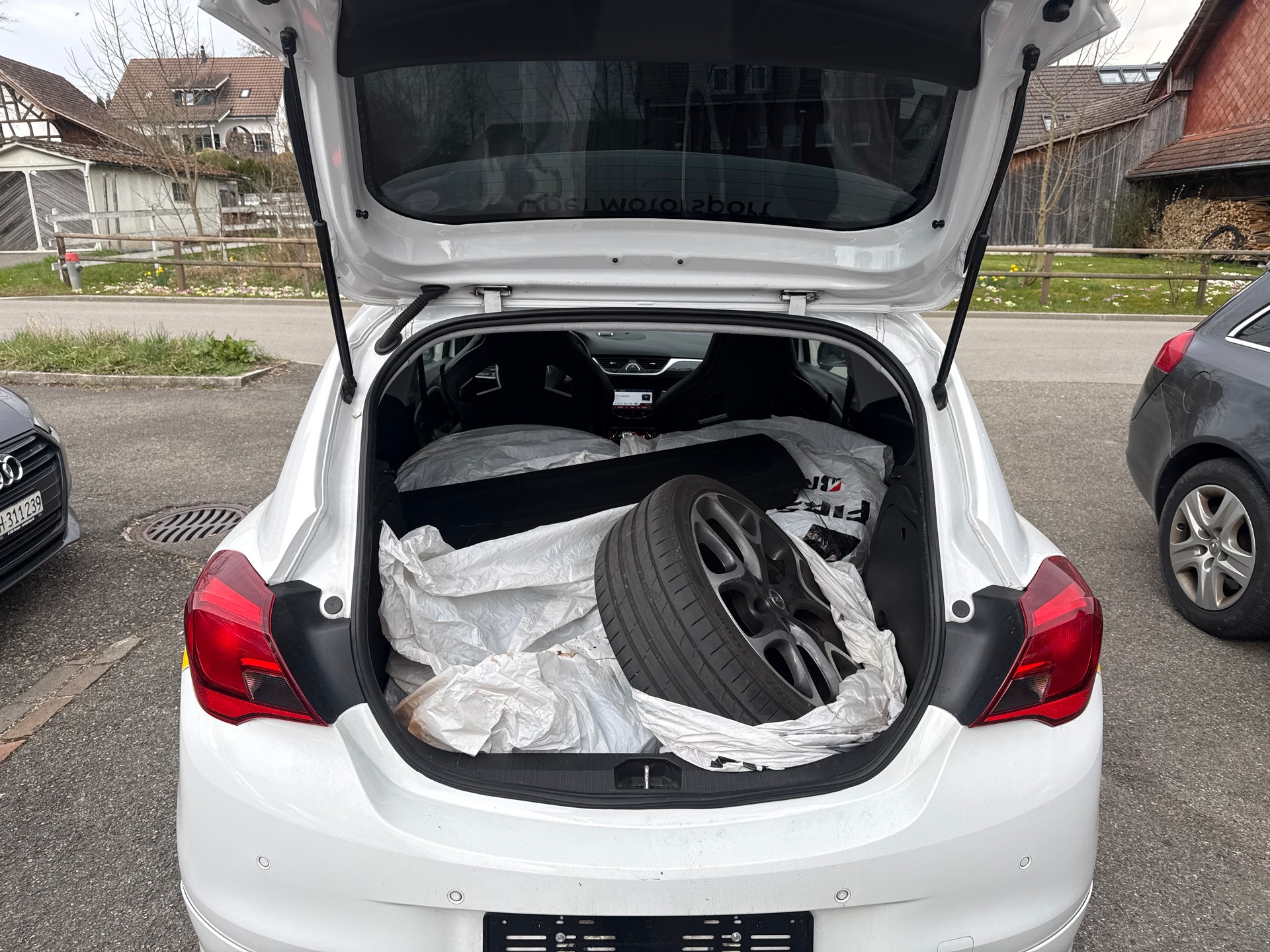 OPEL Corsa 1.6 Turbo OPC-image-15