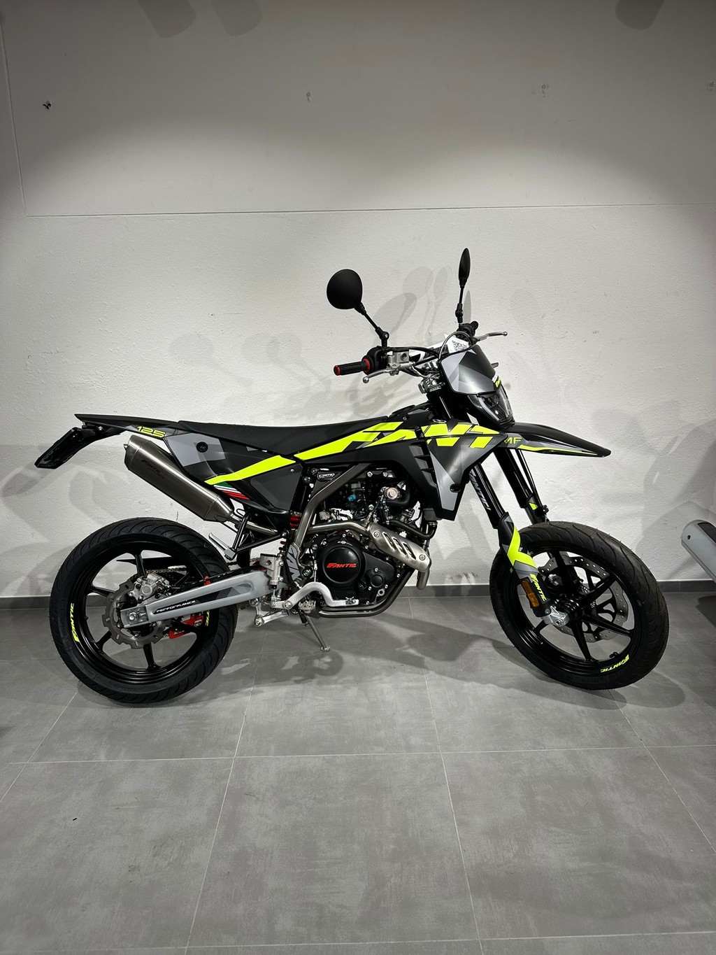 FANTIC XMF Motard 125 Performance-image-0