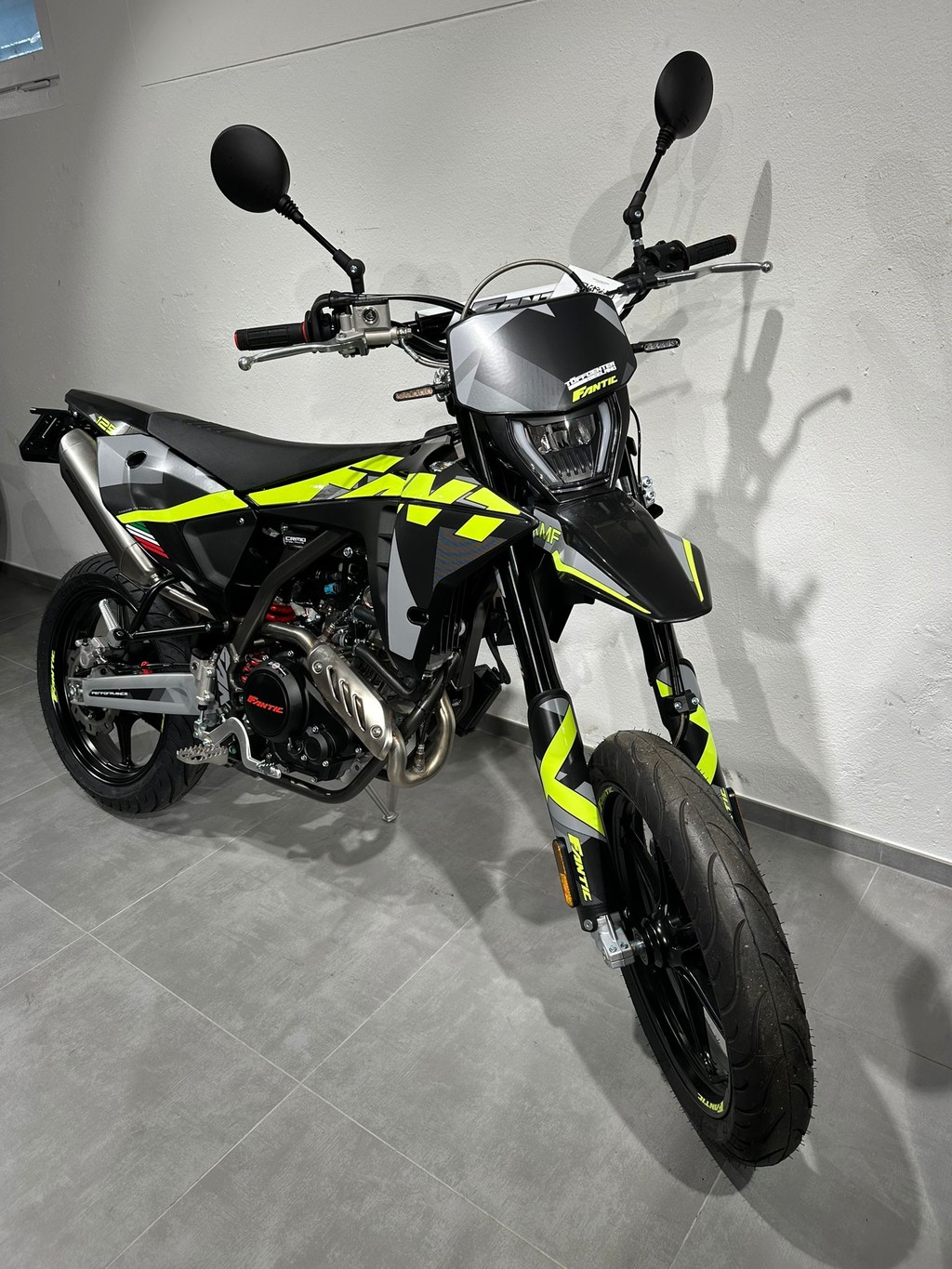 FANTIC XMF Motard 125 Performance-image-1