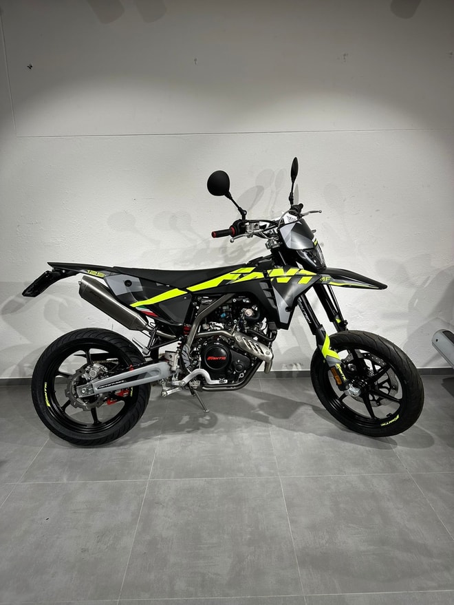 FANTIC XMF Motard 125 Performance-image-9