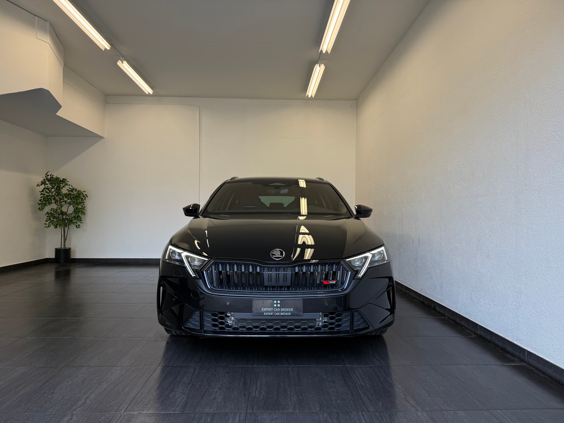 SKODA Octavia Combi 2.0 TSI DSG RS-showroom-element-3
