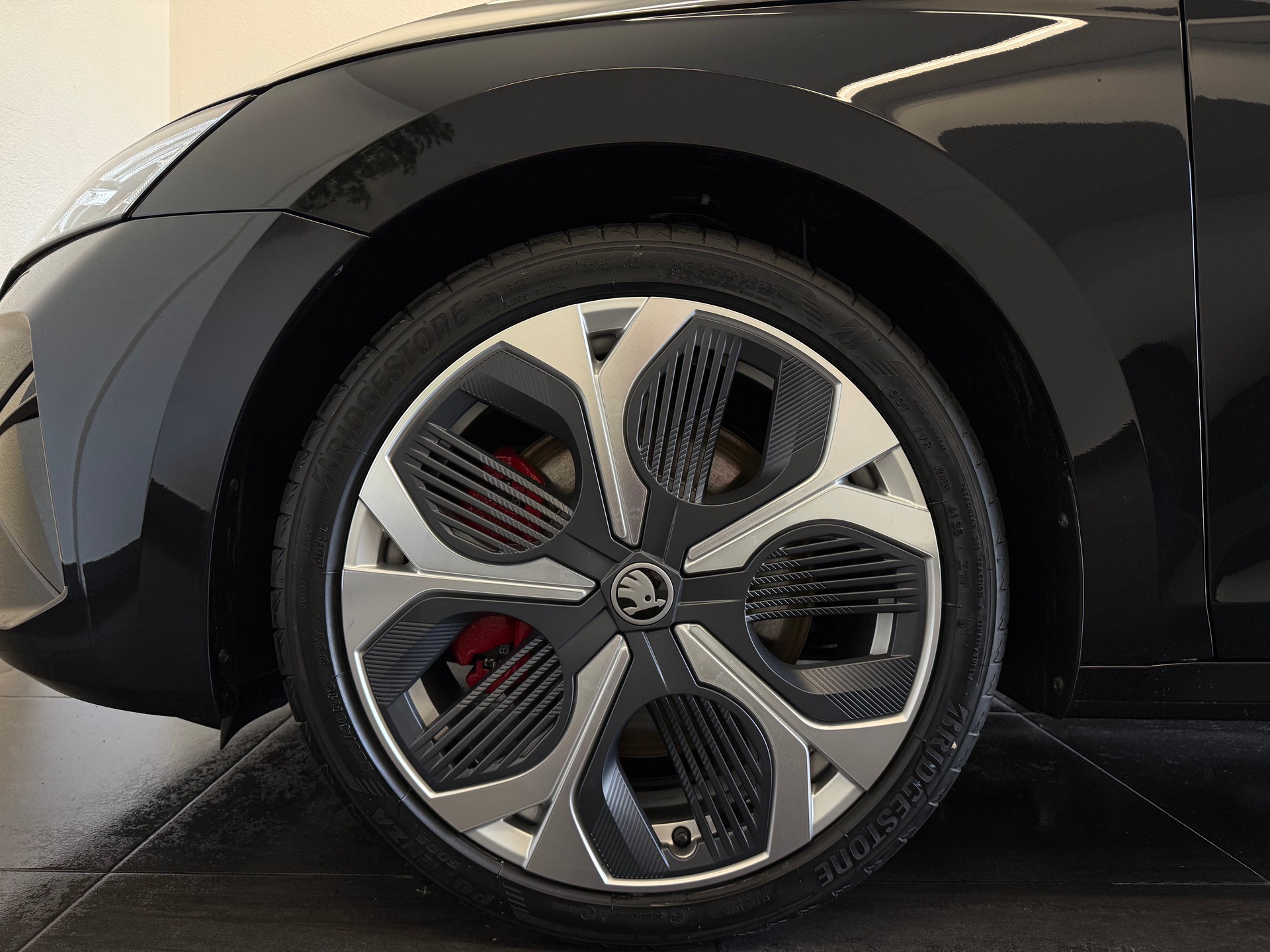 SKODA Octavia Combi 2.0 TSI DSG RS-image-5