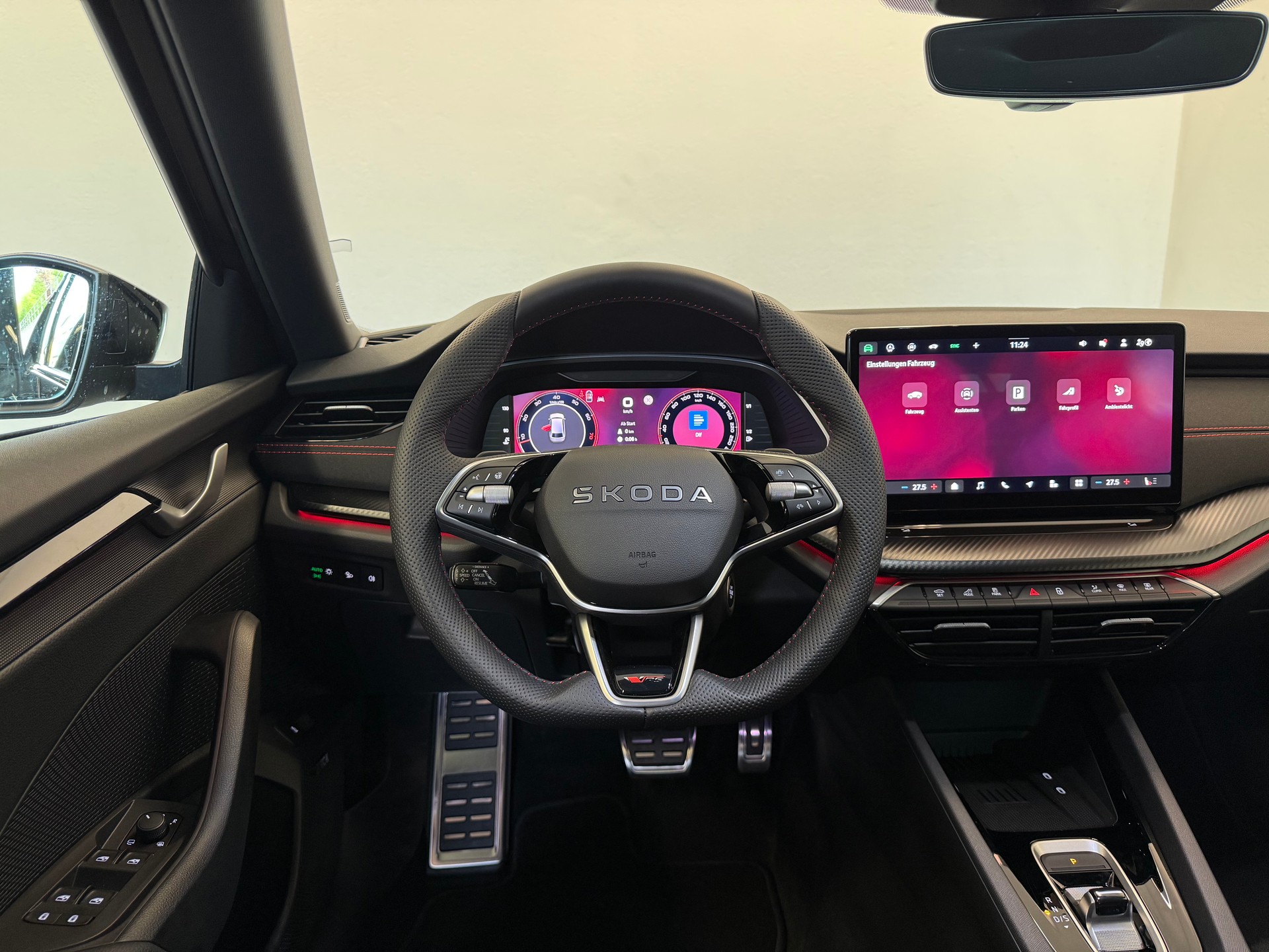 SKODA Octavia Combi 2.0 TSI DSG RS-image-19
