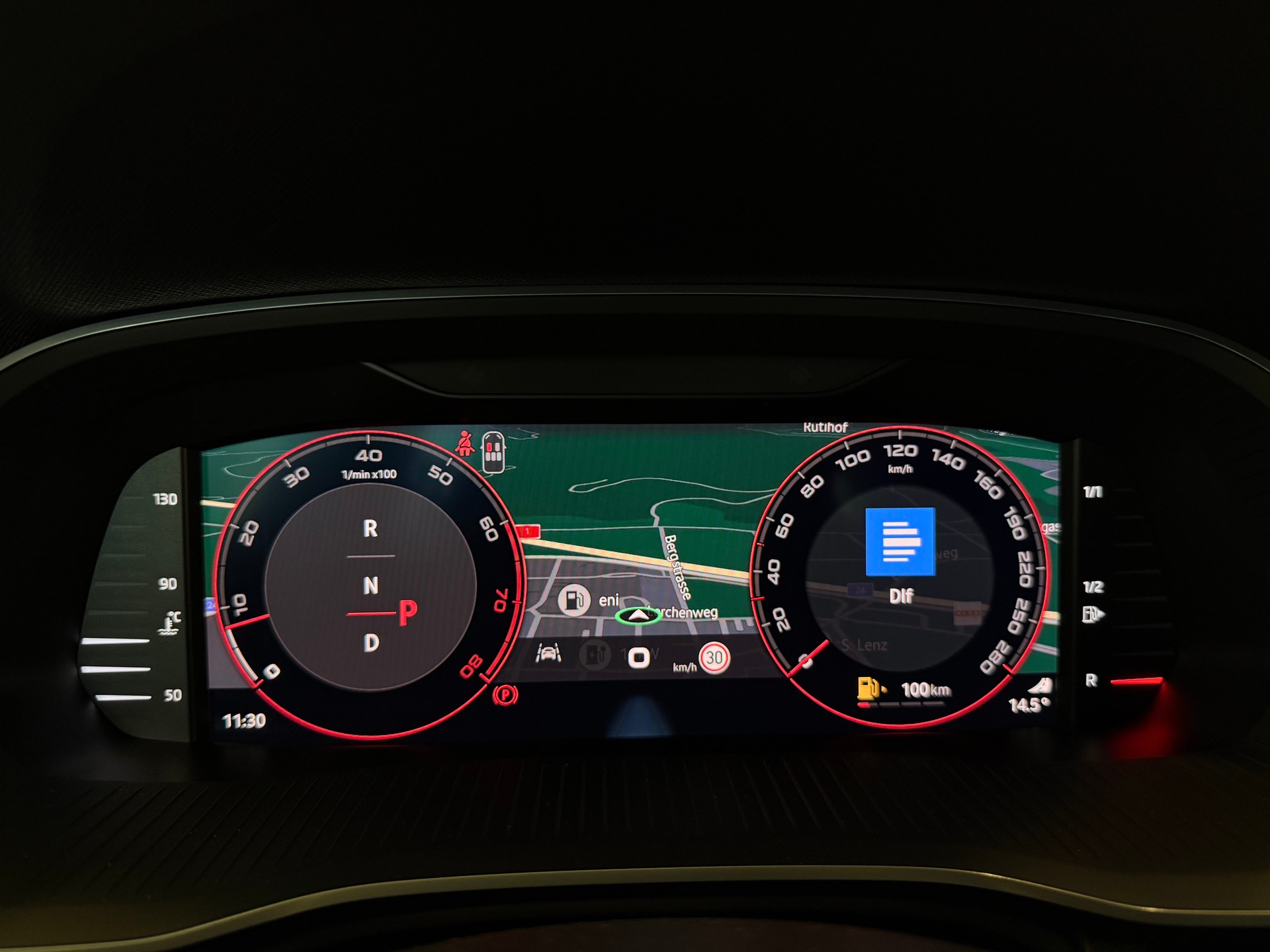 SKODA Octavia Combi 2.0 TSI DSG RS-image-25