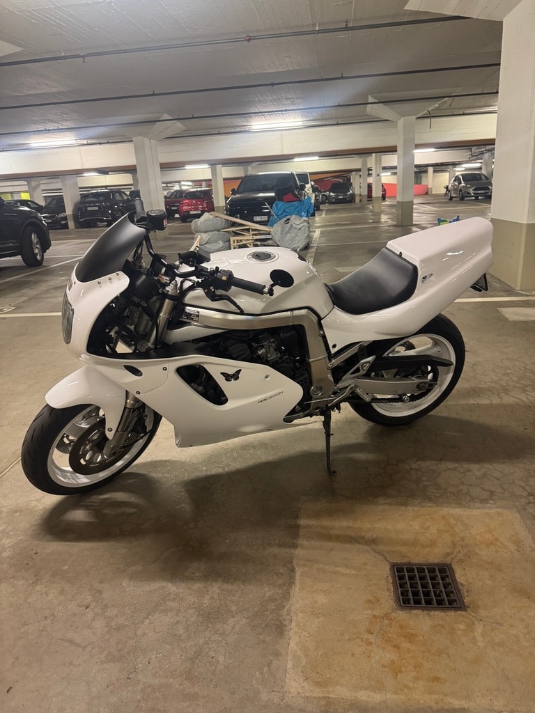 SUZUKI GSX-R 750-image-2