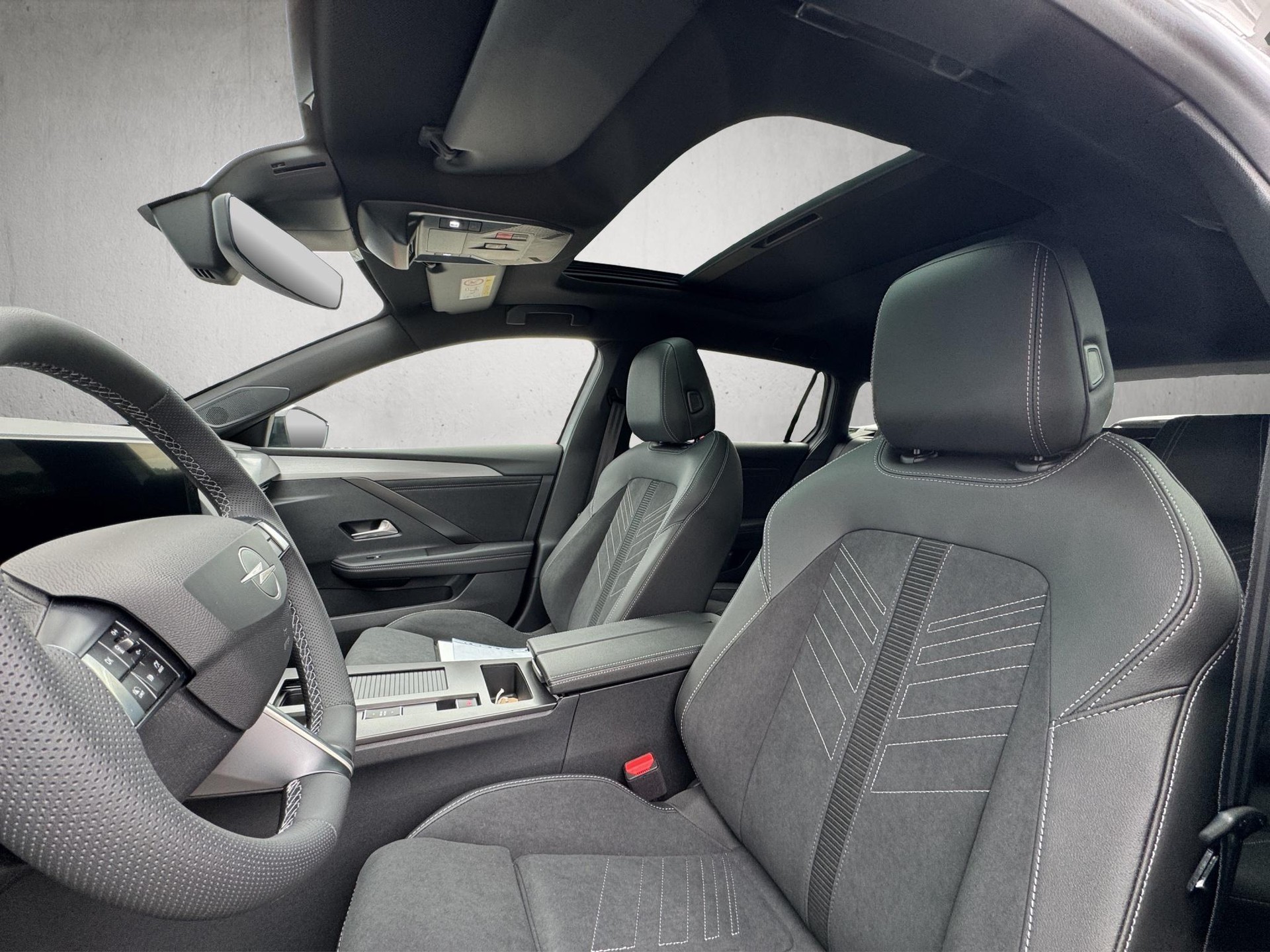 OPEL Astra-e Sports Tourer Ultimate-image-12