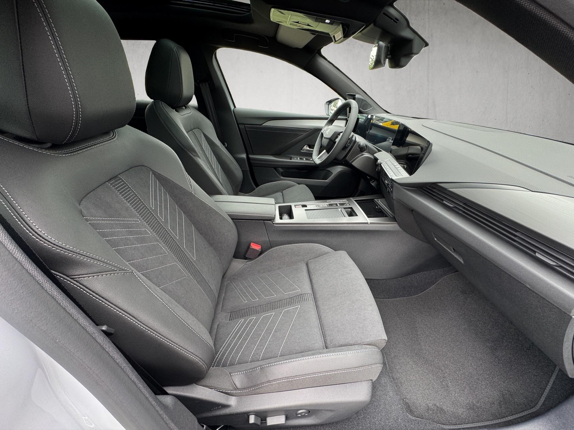 OPEL Astra-e Sports Tourer Ultimate-image-9