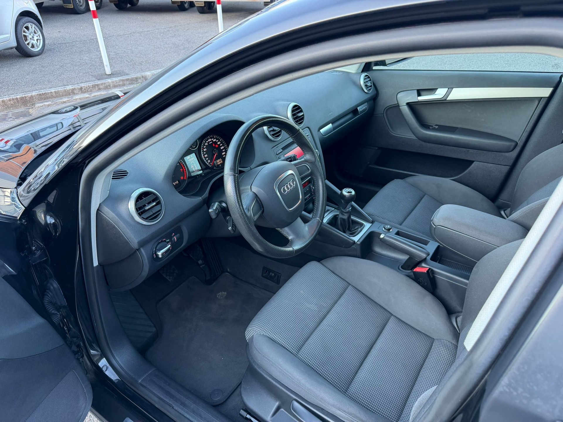 AUDI A3 Sportback 1.8 TFSI Ambiente quattro-image-7