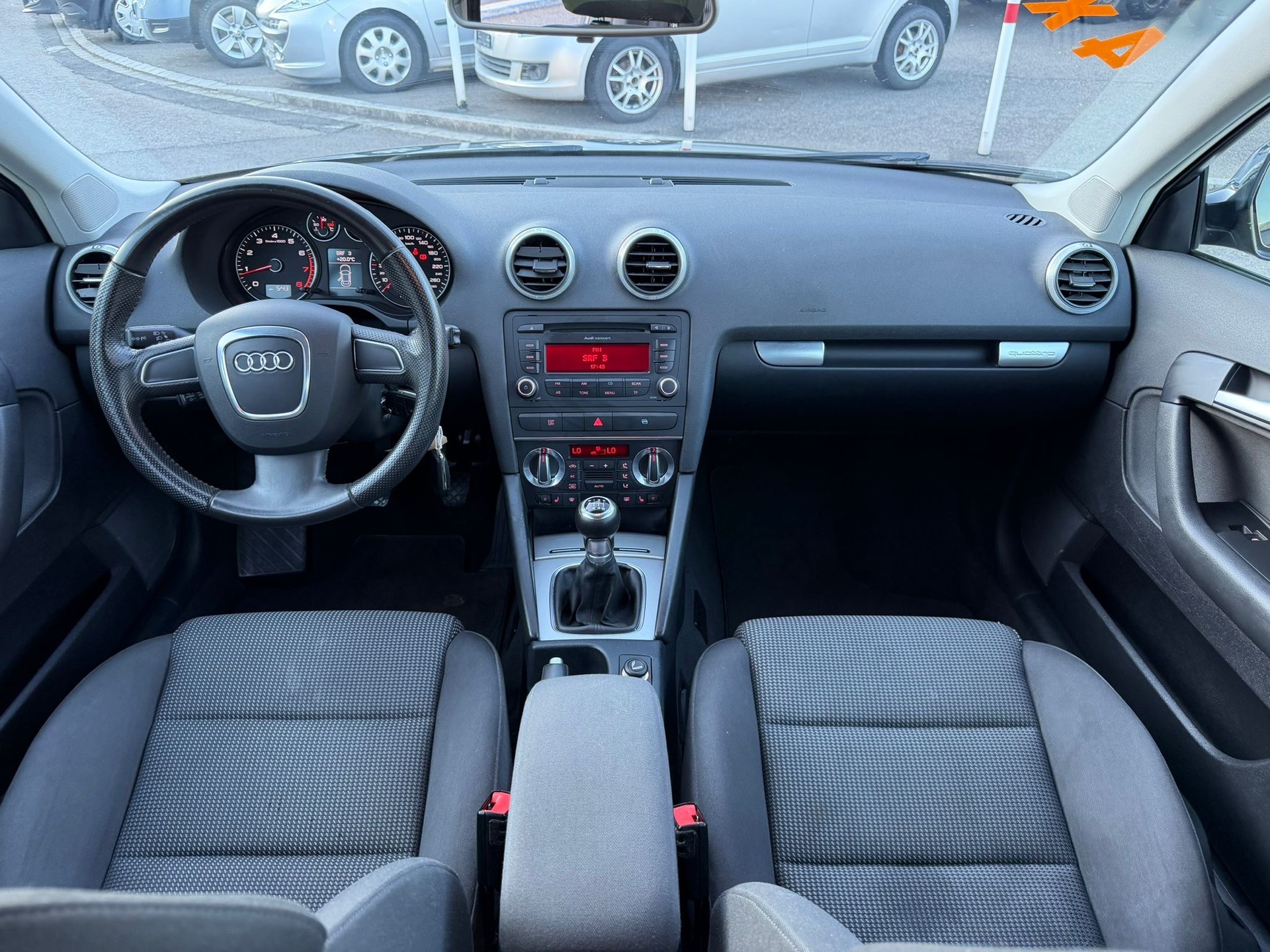 AUDI A3 Sportback 1.8 TFSI Ambiente quattro-image-4