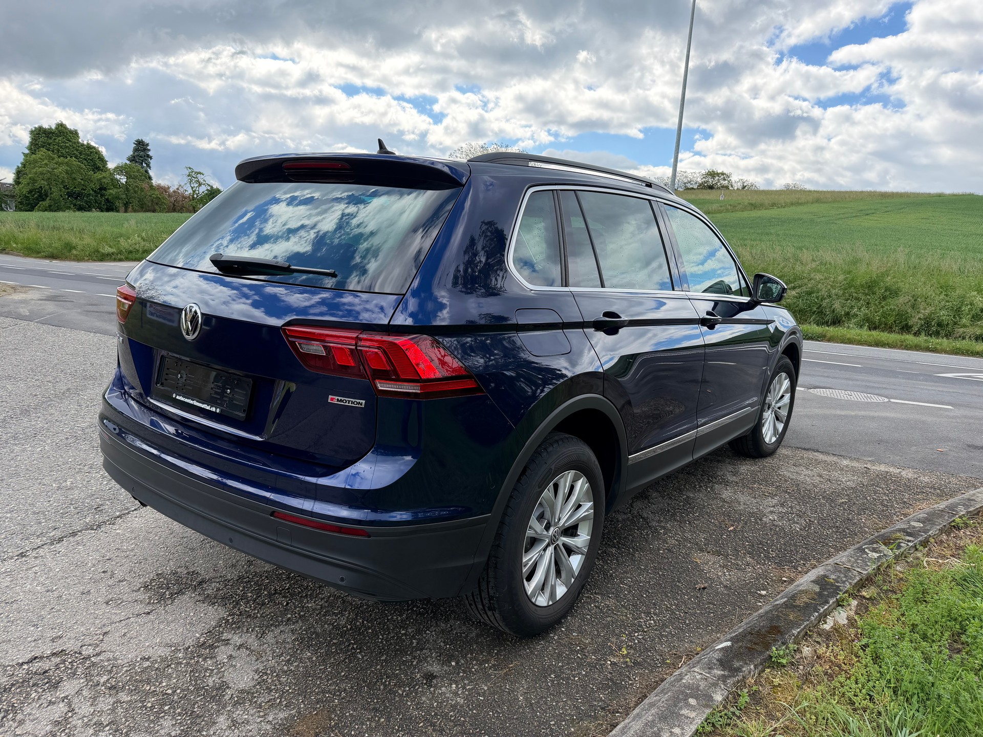 VW Tiguan 2.0TSI Comfortline 4Motion DSG-image-5