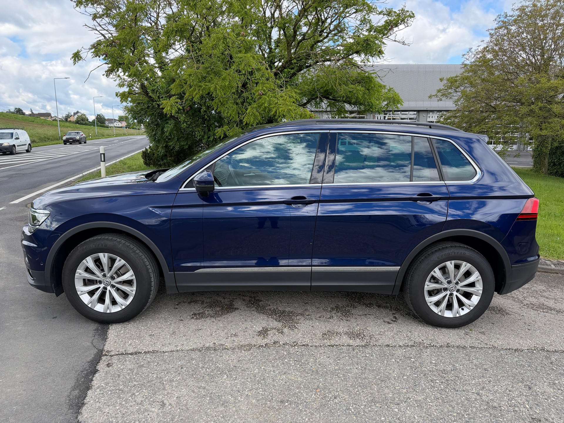 VW Tiguan 2.0TSI Comfortline 4Motion DSG-image-1
