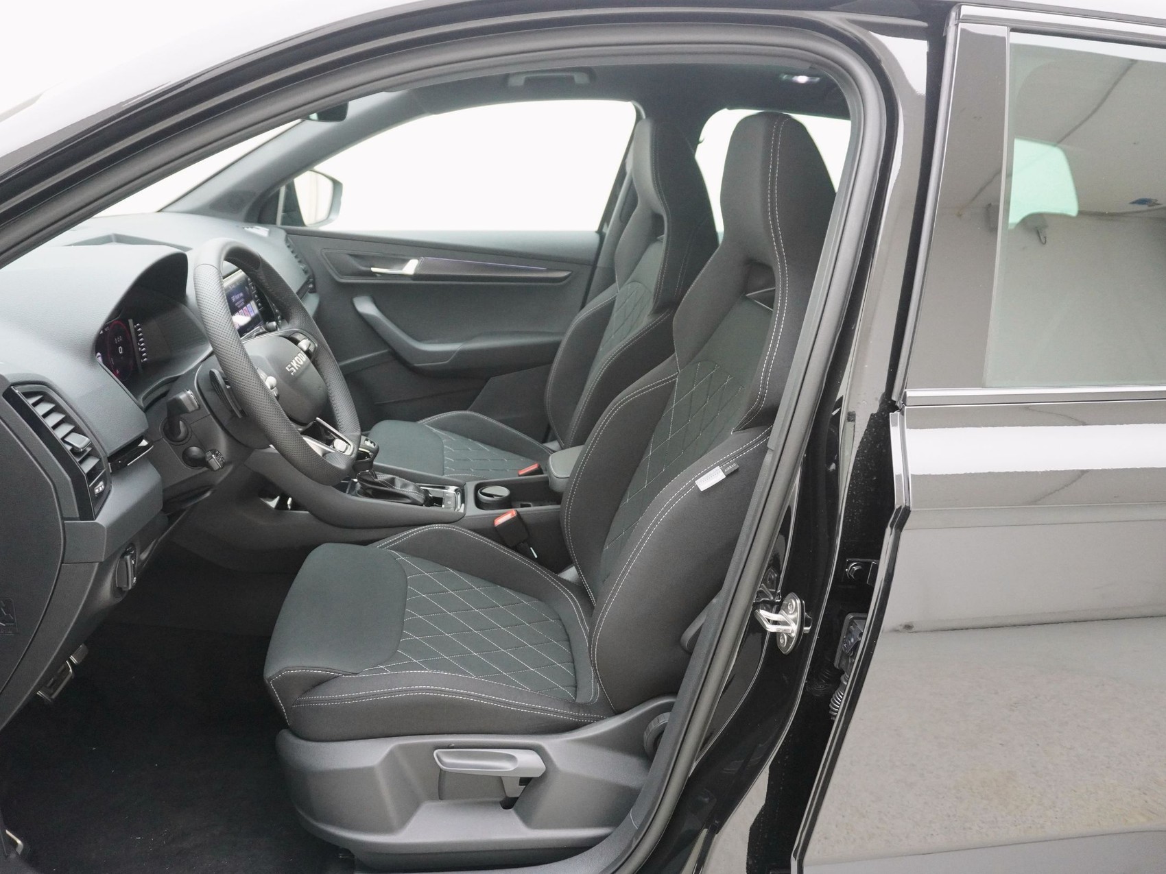 SKODA Karoq 2.0 TDI SportLine DSG 4x4-image-12