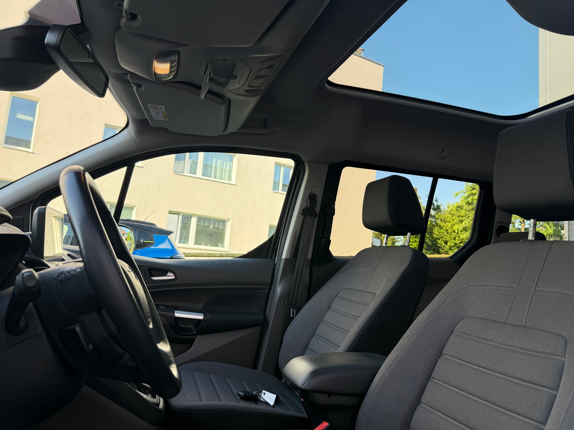 FORD Grand Tourneo Connect 1.5 EcoBlue Titanium Automat-image-15