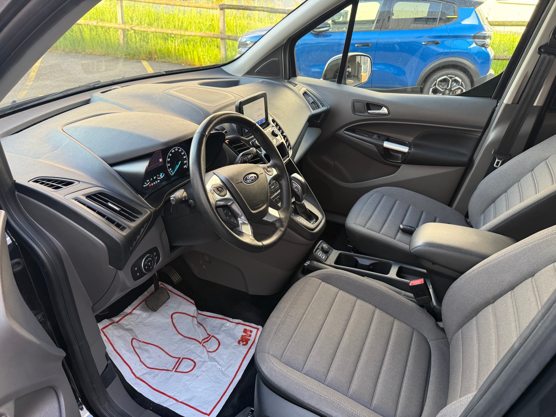 FORD Grand Tourneo Connect 1.5 EcoBlue Titanium Automat-image-12