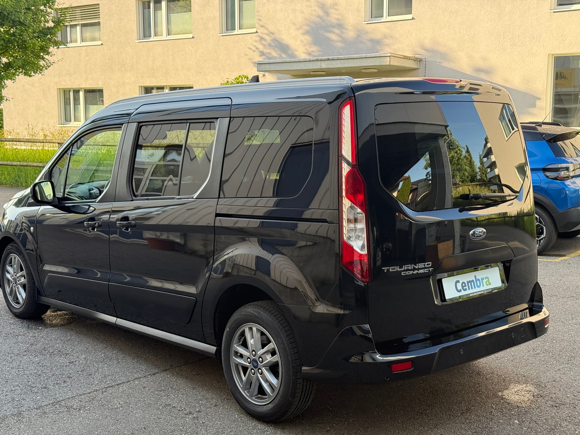 FORD Grand Tourneo Connect 1.5 EcoBlue Titanium Automat-image-6