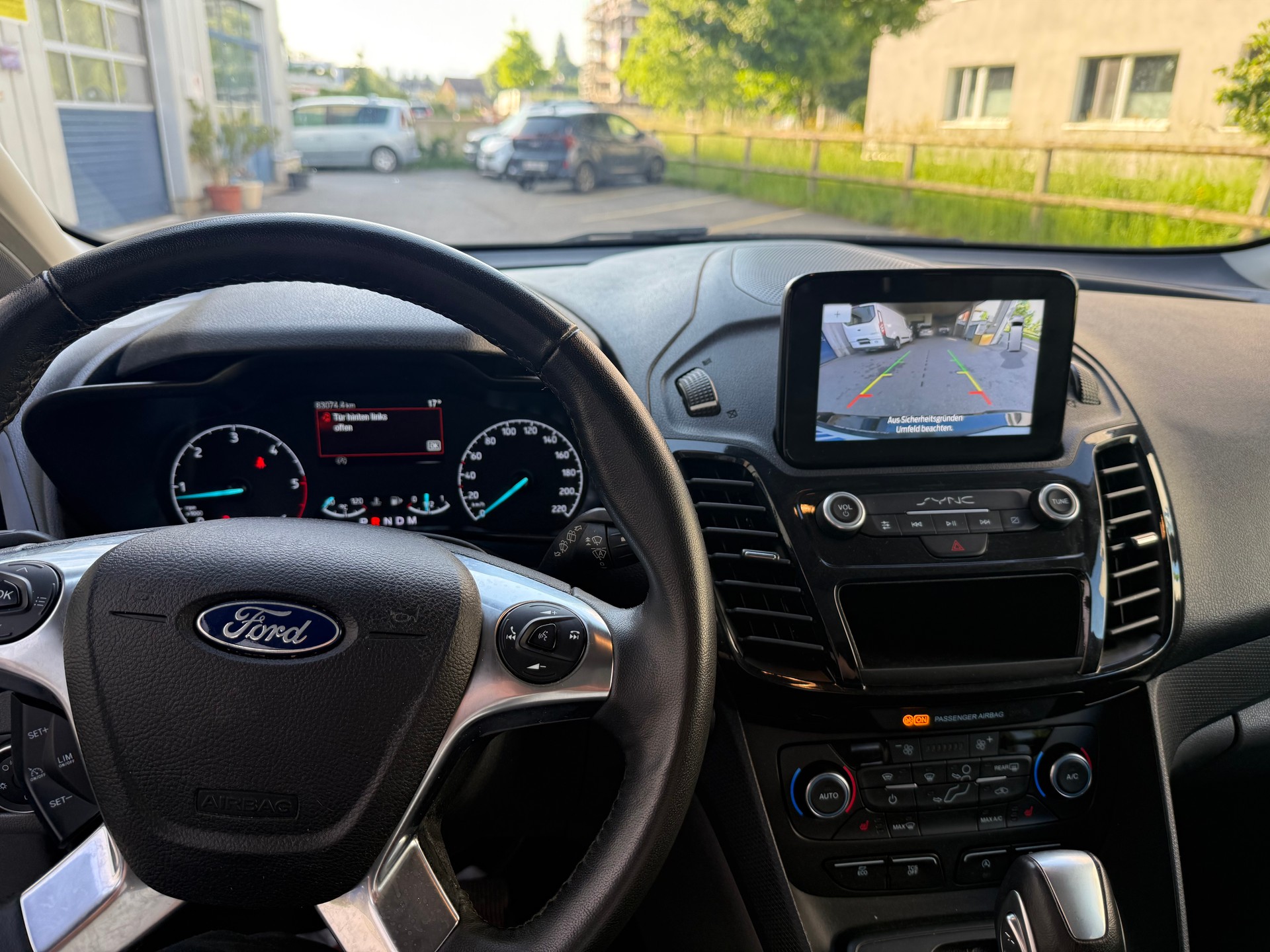 FORD Grand Tourneo Connect 1.5 EcoBlue Titanium Automat-image-13